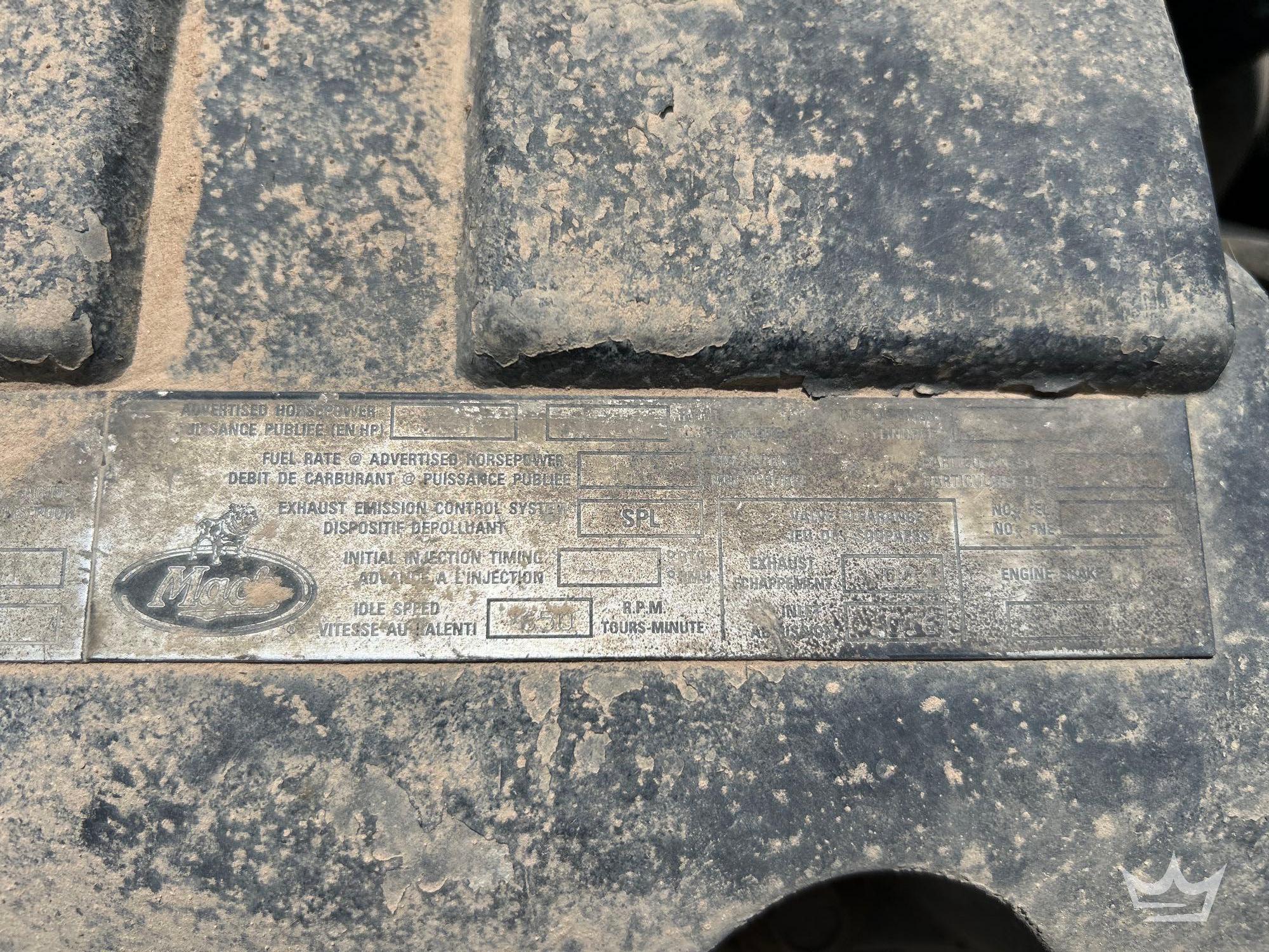 2001 Mack RD690S