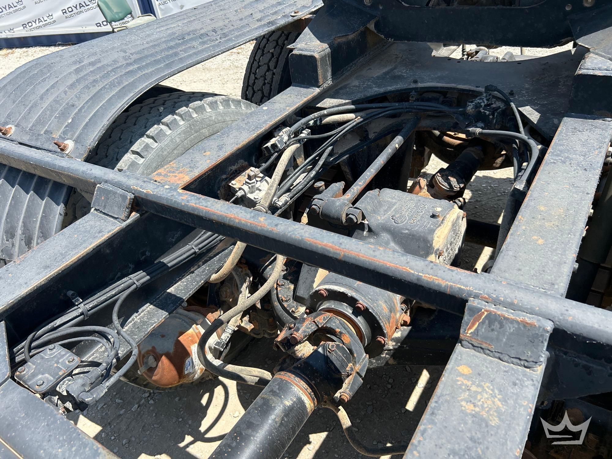 2001 Mack RD690S
