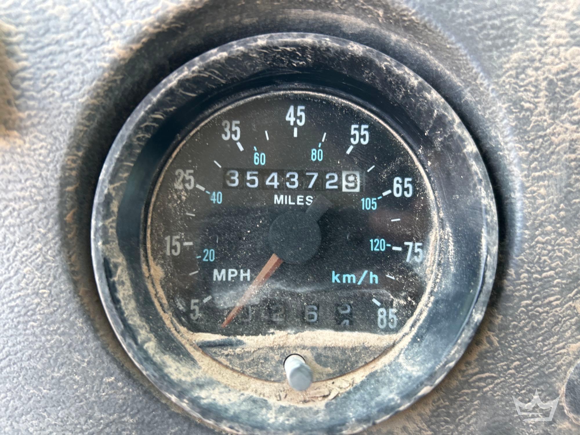 2001 Mack RD690S