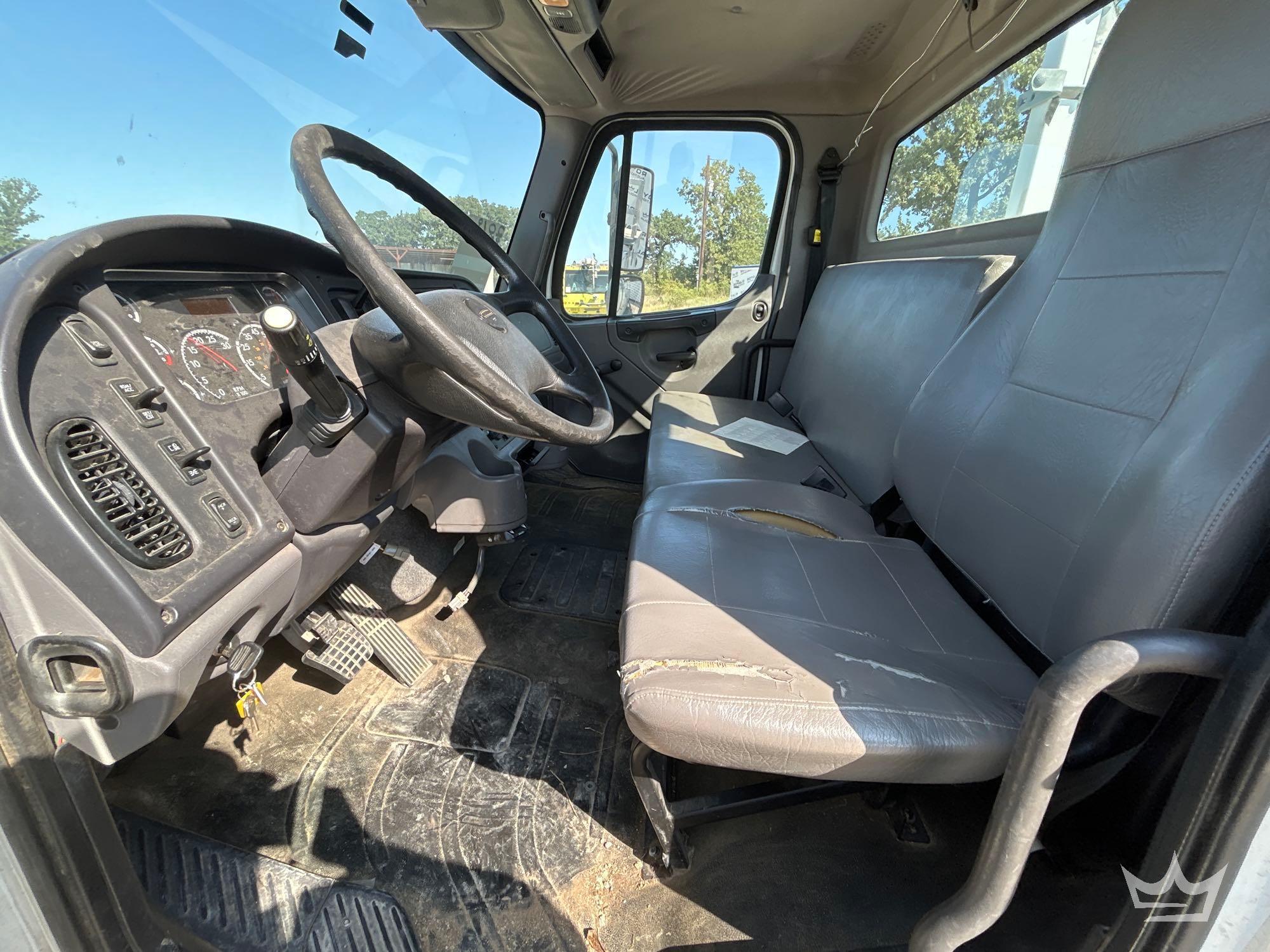 2019 Freightliner M2106