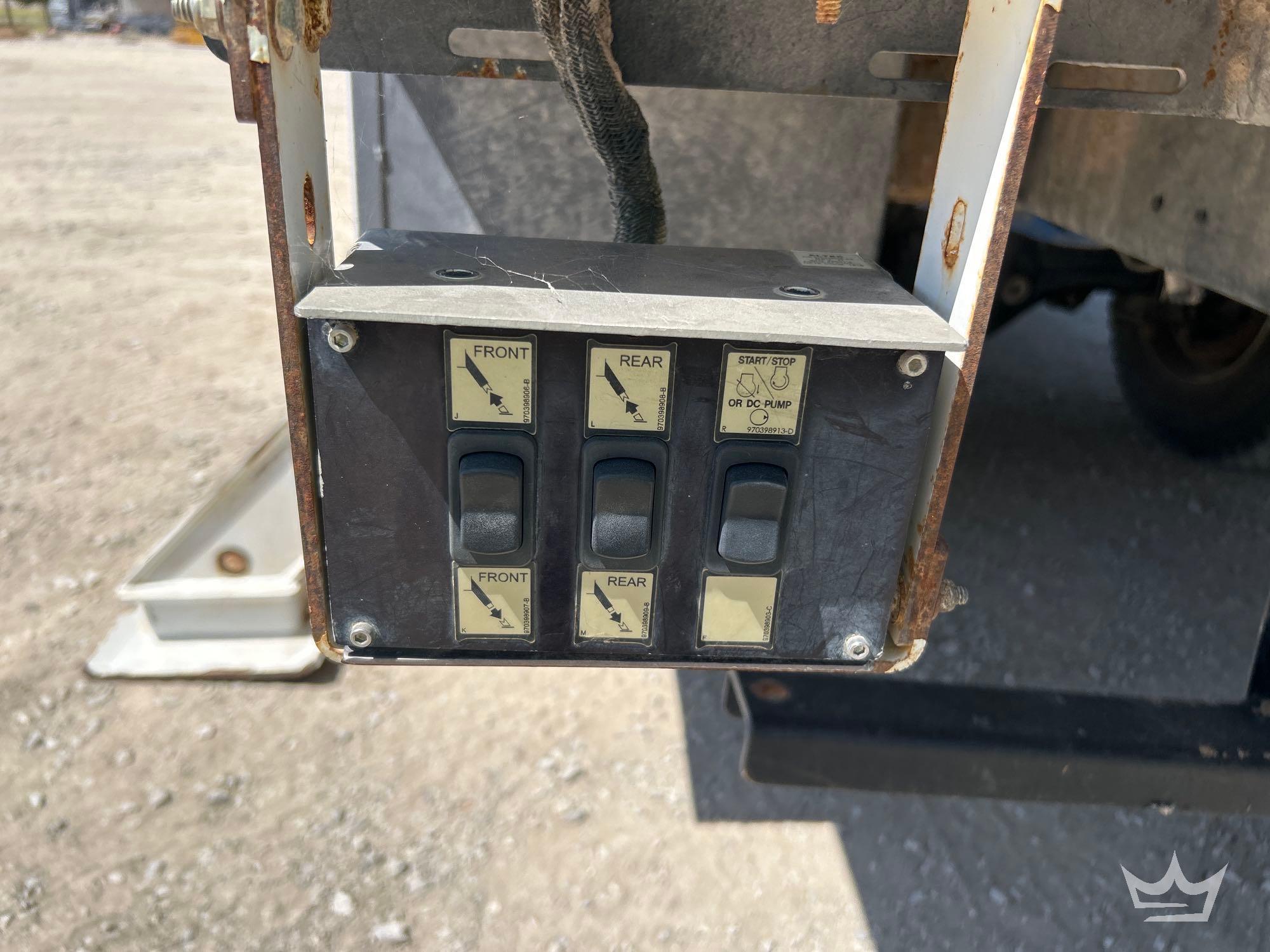 2019 Freightliner M2 106