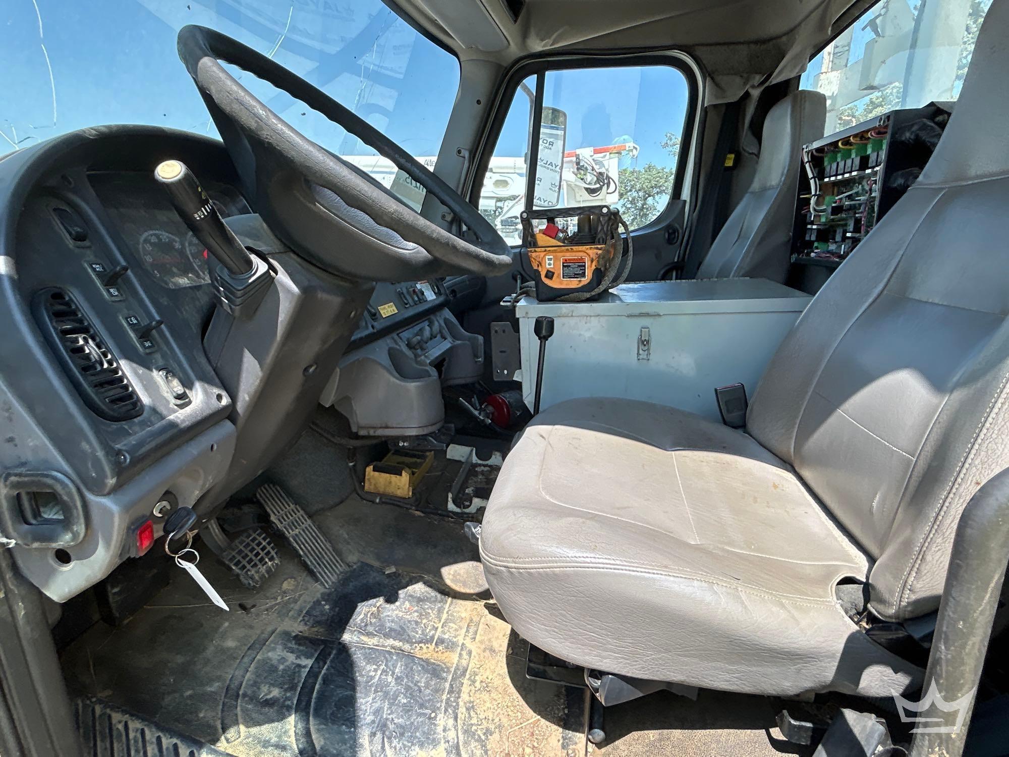 2012 Freightliner M2 106