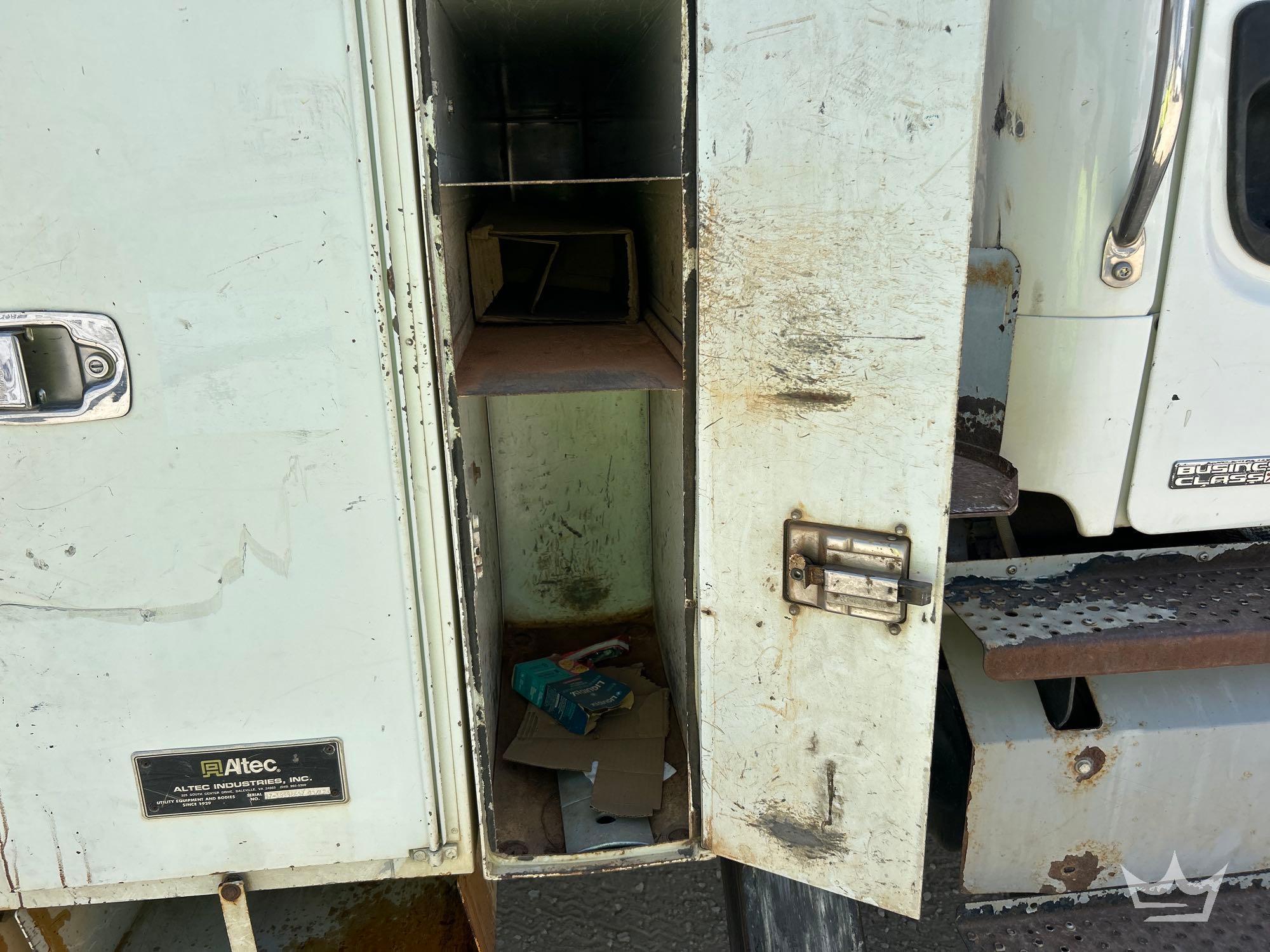 2012 Freightliner M2 106