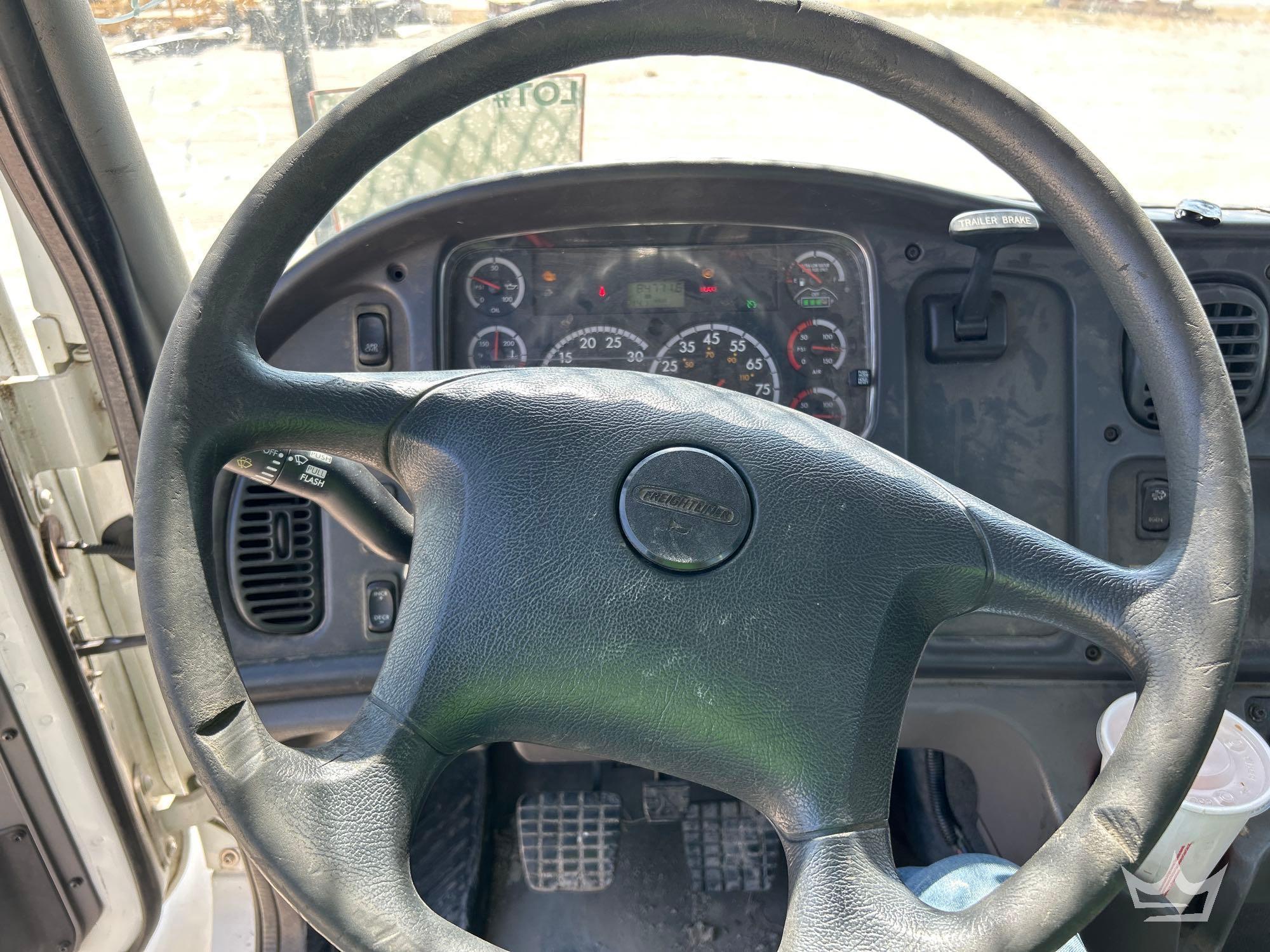 2013 Freightliner M2 106