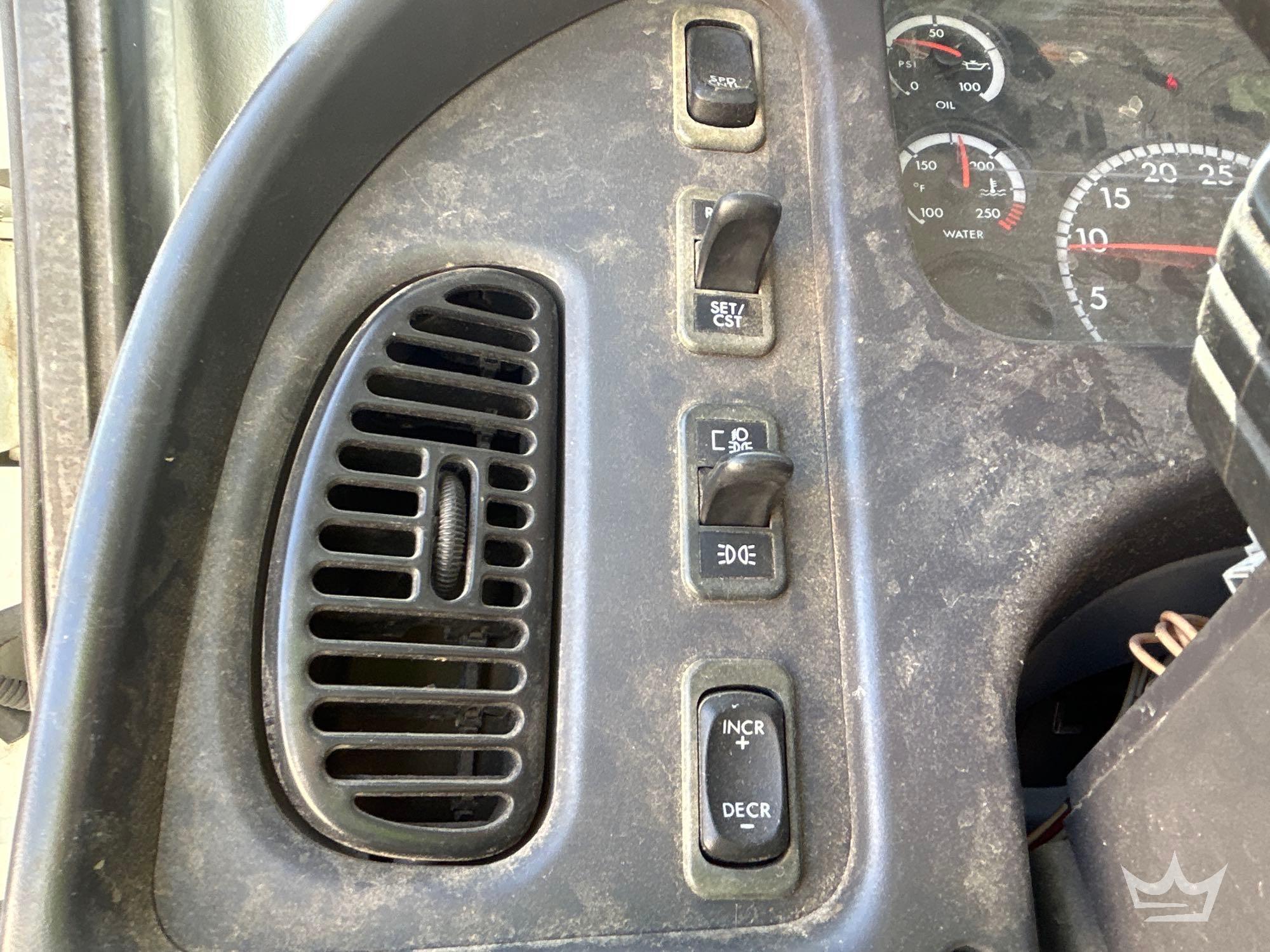 2013 Freightliner M2 106