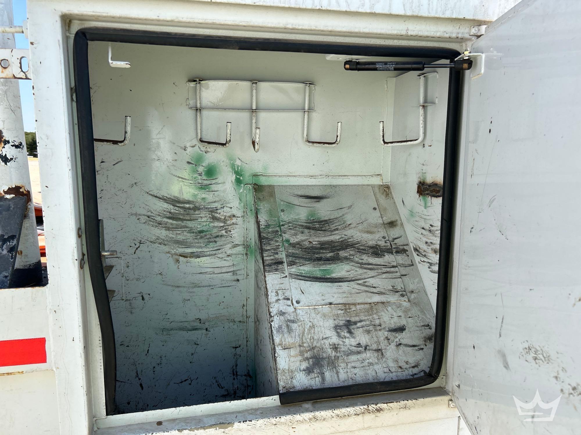 2013 Freightliner M2 106