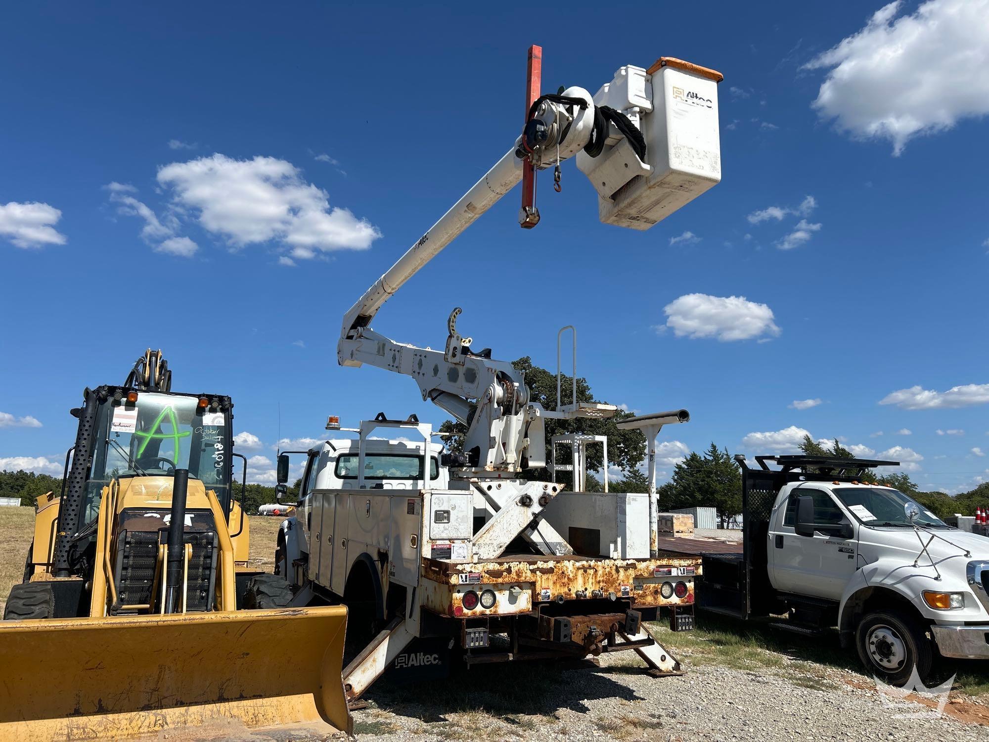 2018 Freightliner M2 106