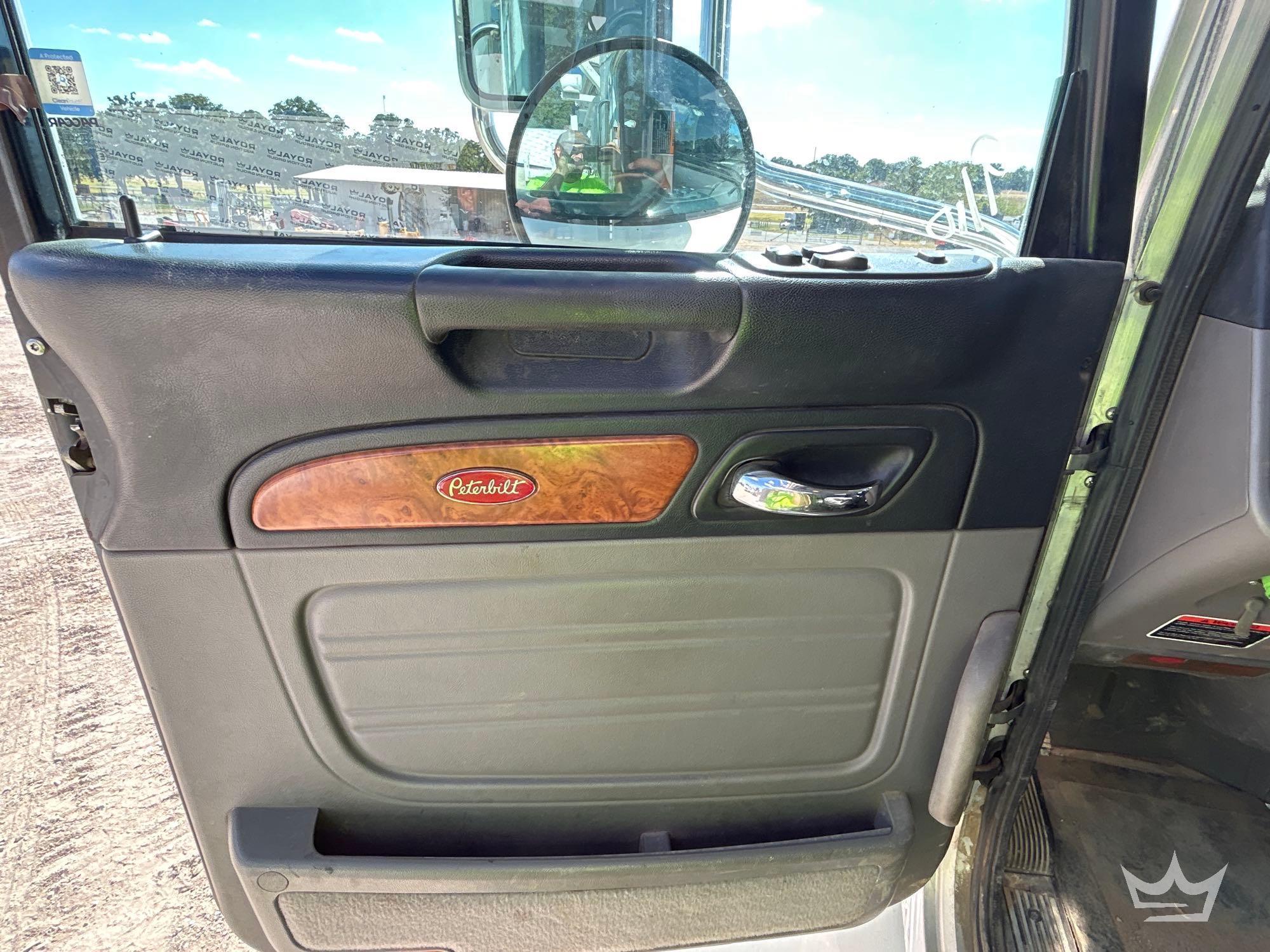 2010 Peterbilt D3050TR
