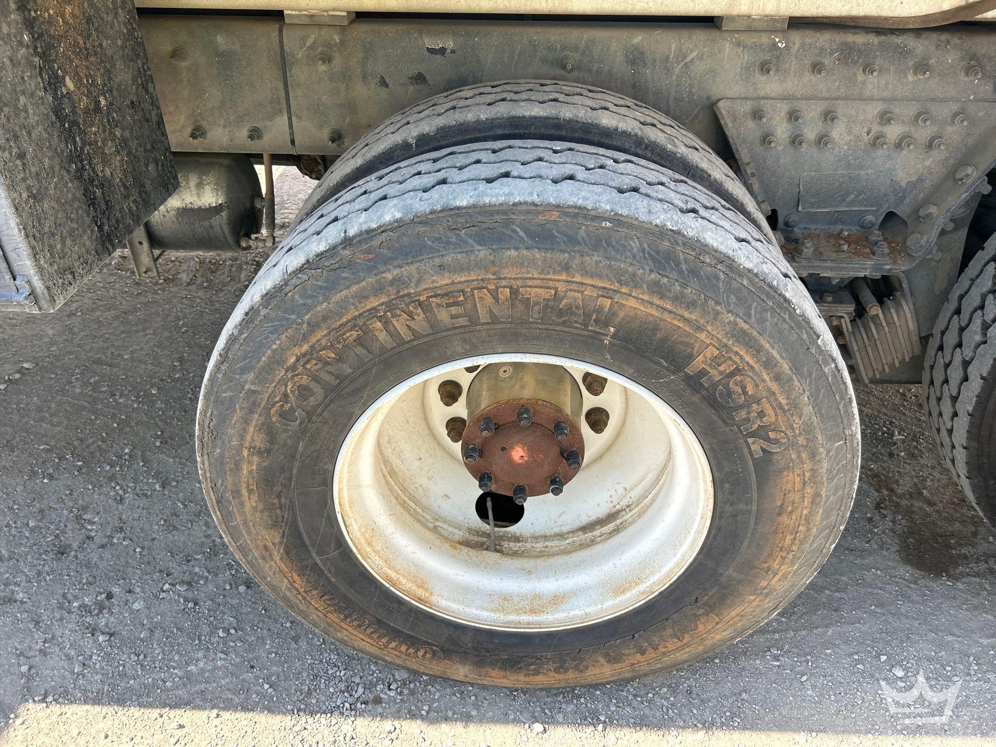 2010 Peterbilt D3050TR