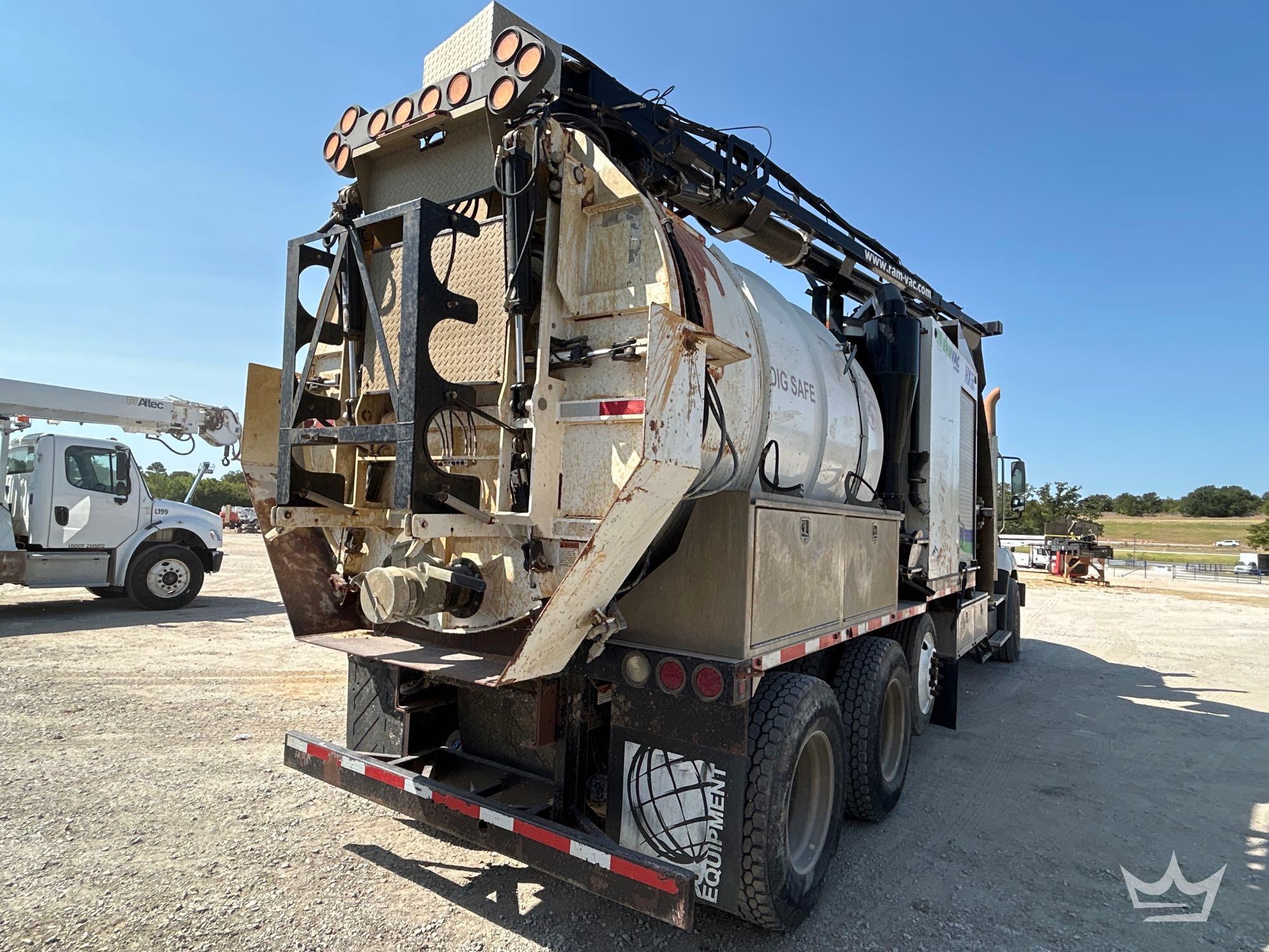 2015 Freightliner 114SD