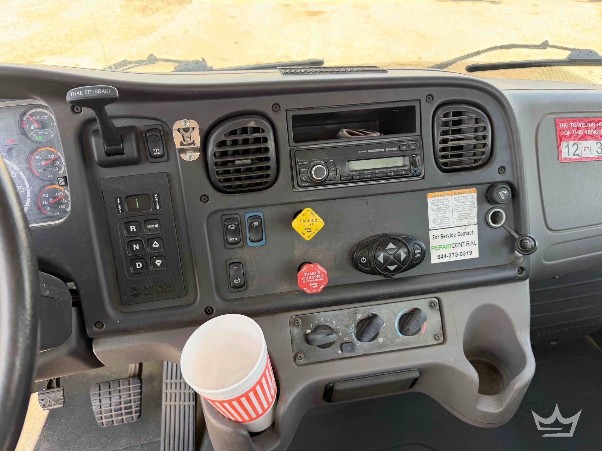 2016 Freightliner M2 106