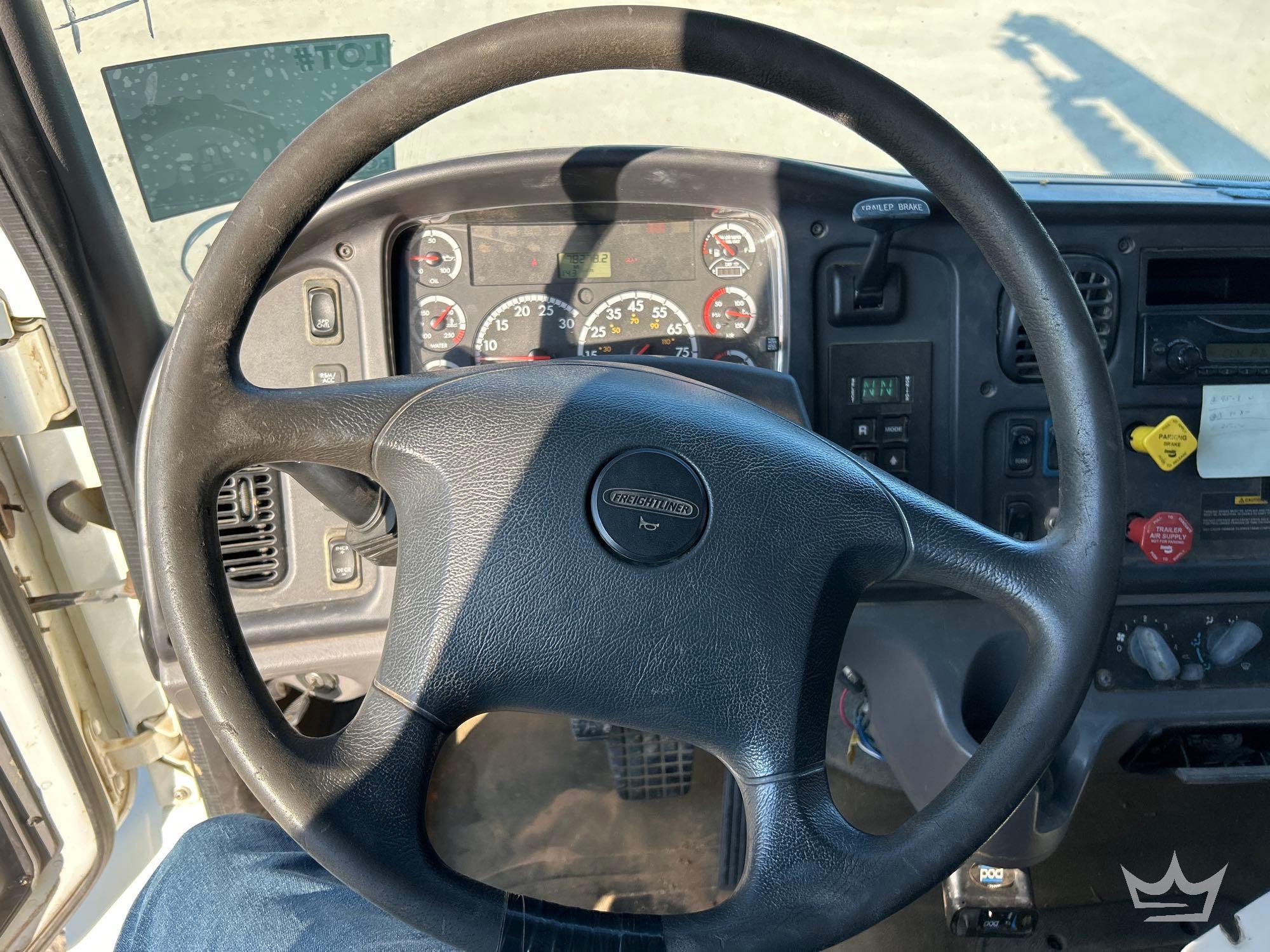 2014 Freightliner M2 106