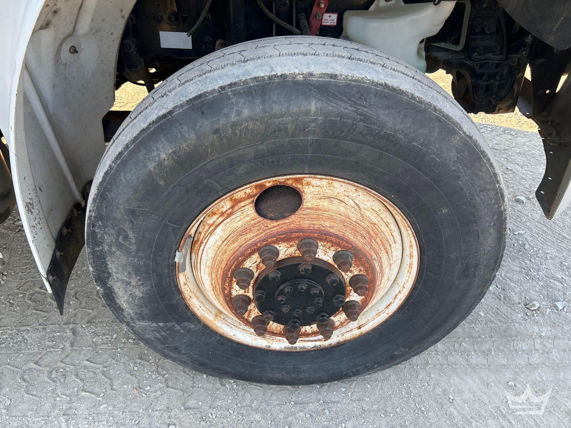 2014 Freightliner M2 106