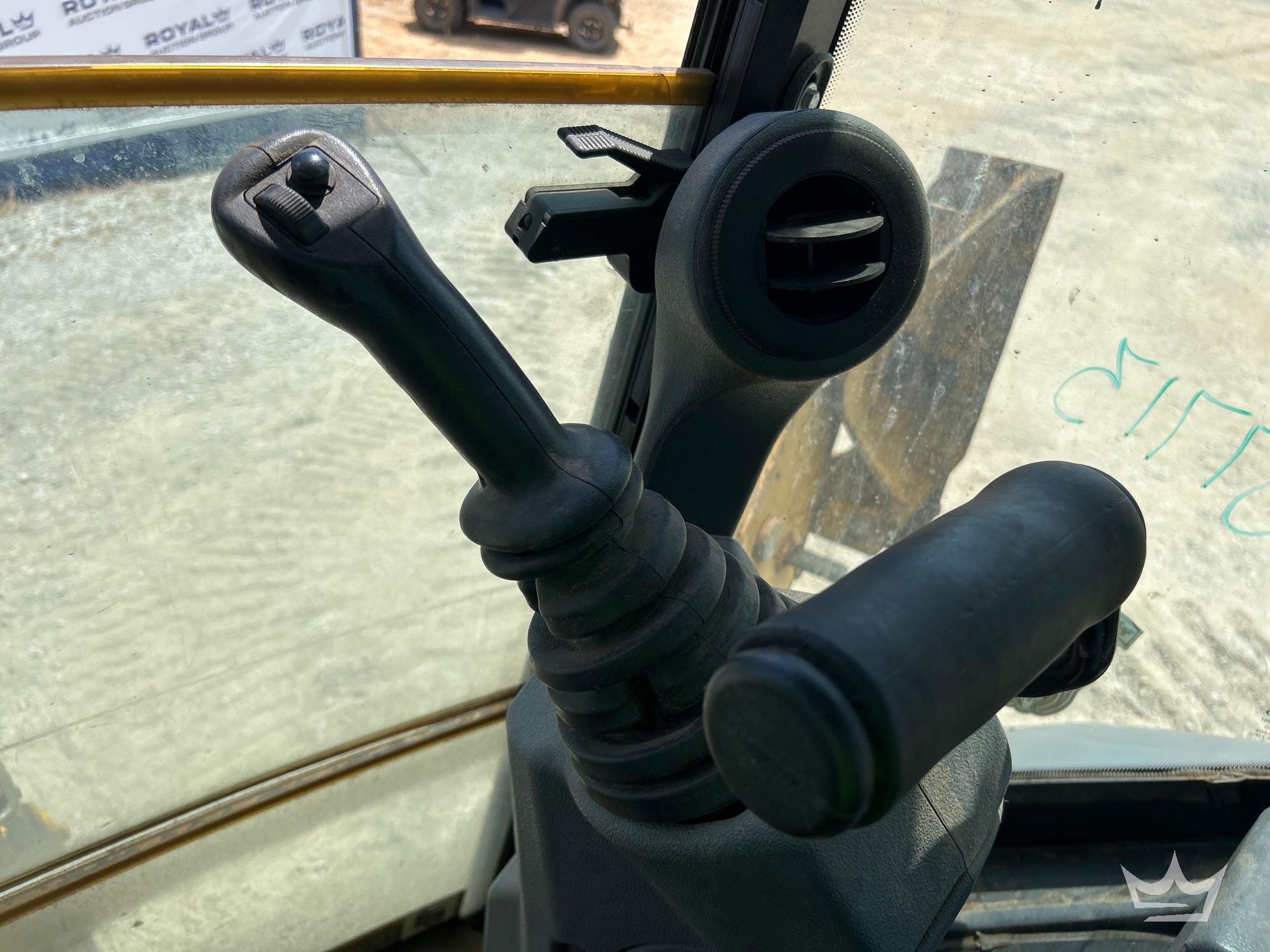 2019 John Deere 410LE