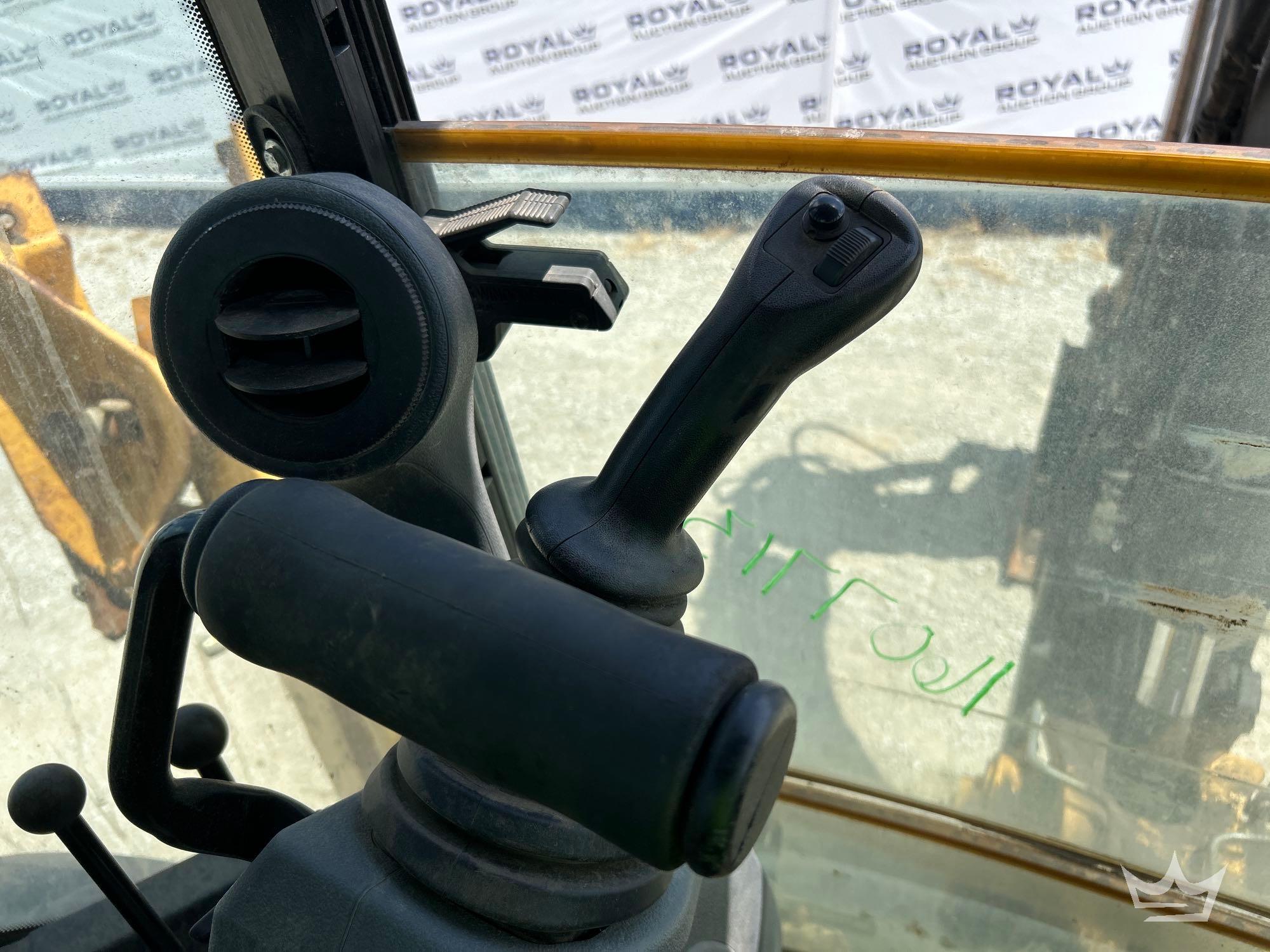 2019 John Deere 410LE