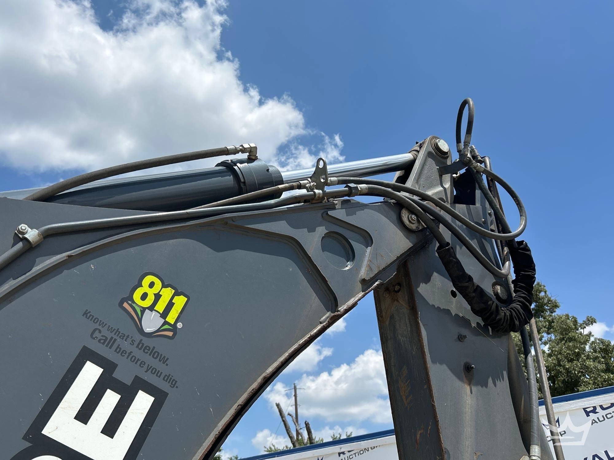 2019 John Deere 410LE