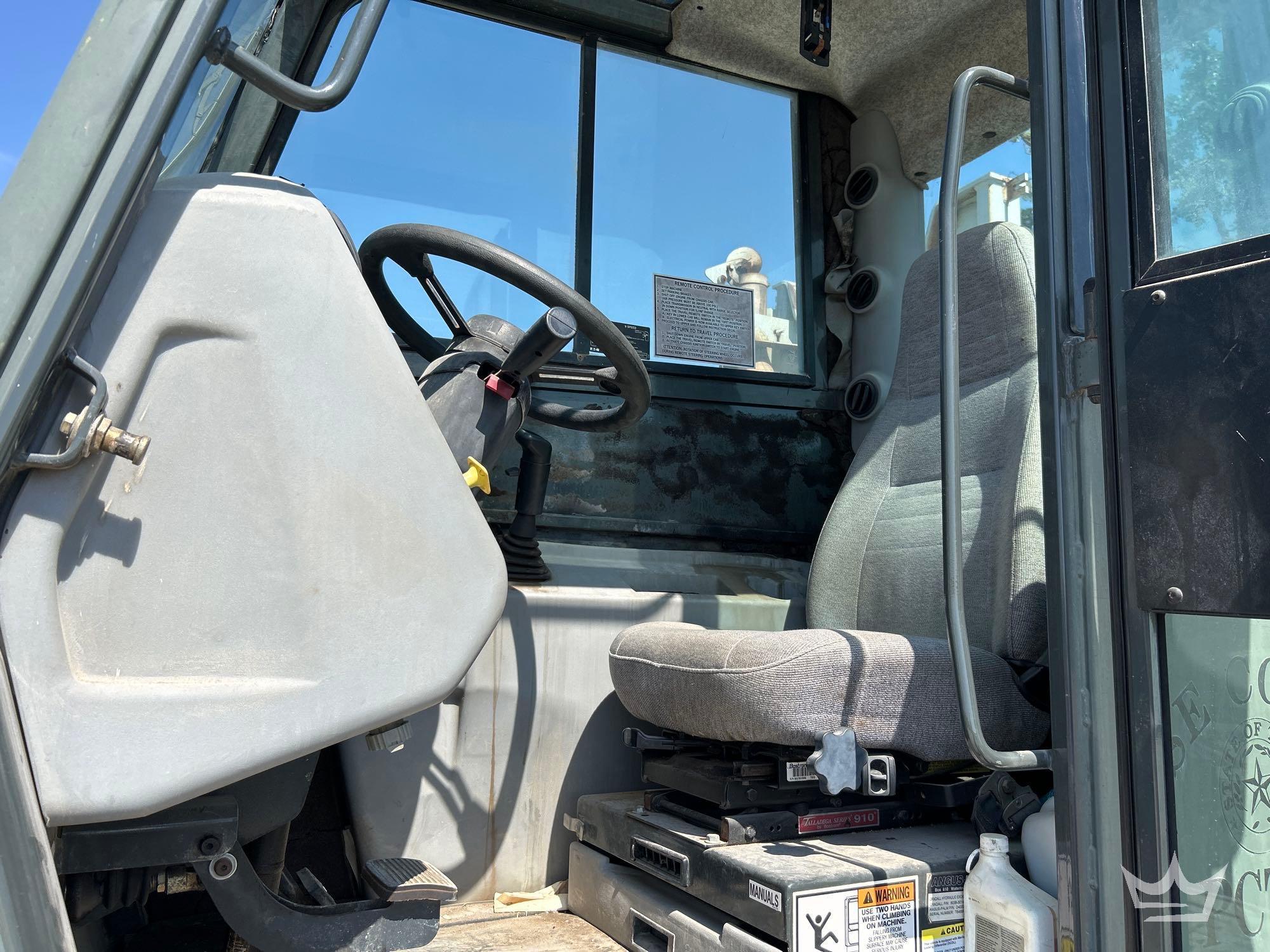 2011 Gradall XL 3100