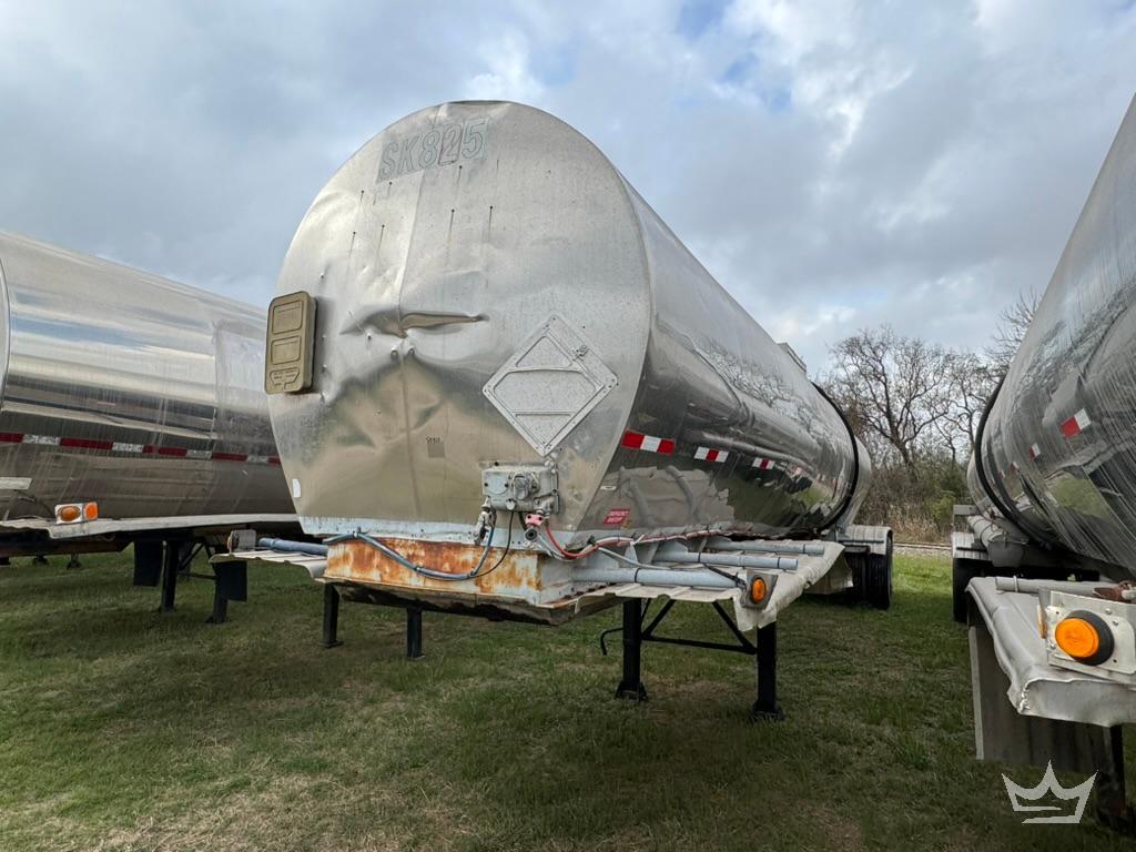 1976 Staineless Tank Inc. 6,500 Gallon T/A Chemical Tanker Trailer