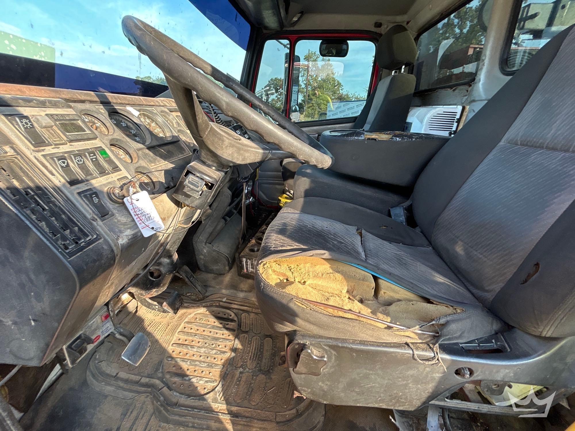 2000 Freightliner FL70