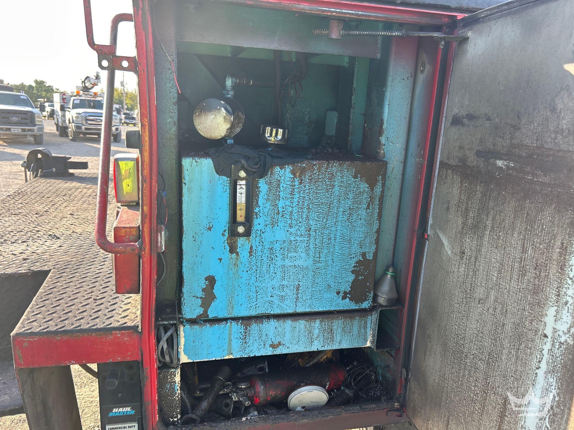 2000 Freightliner FL70
