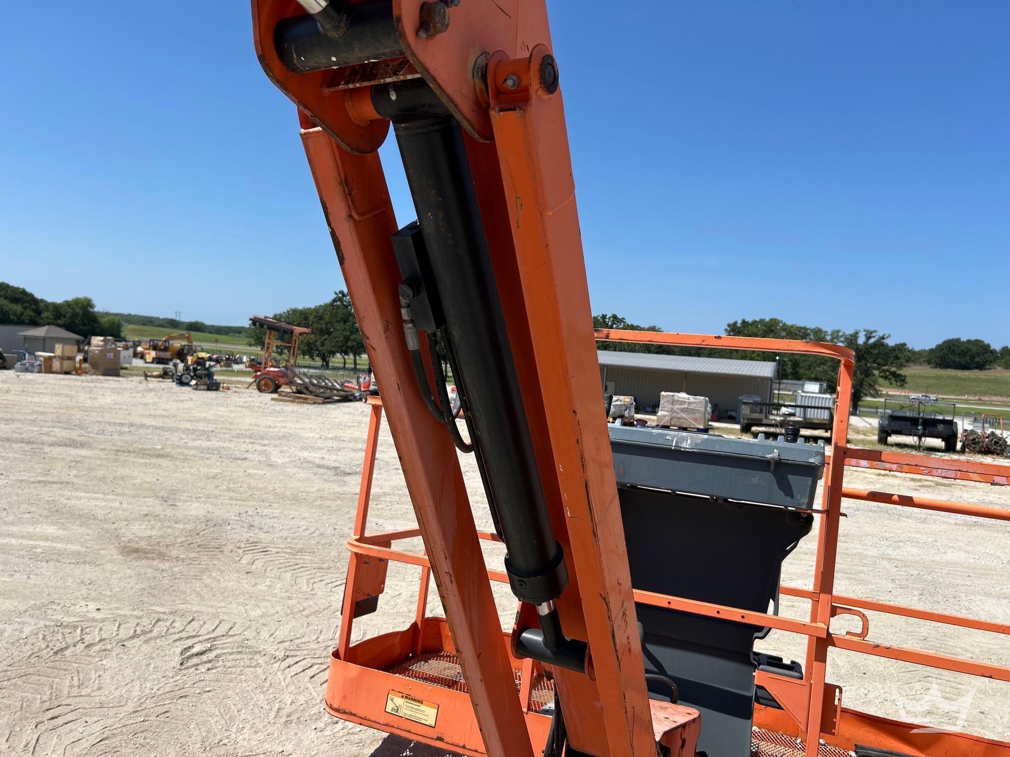 2008 JLG 800AJ