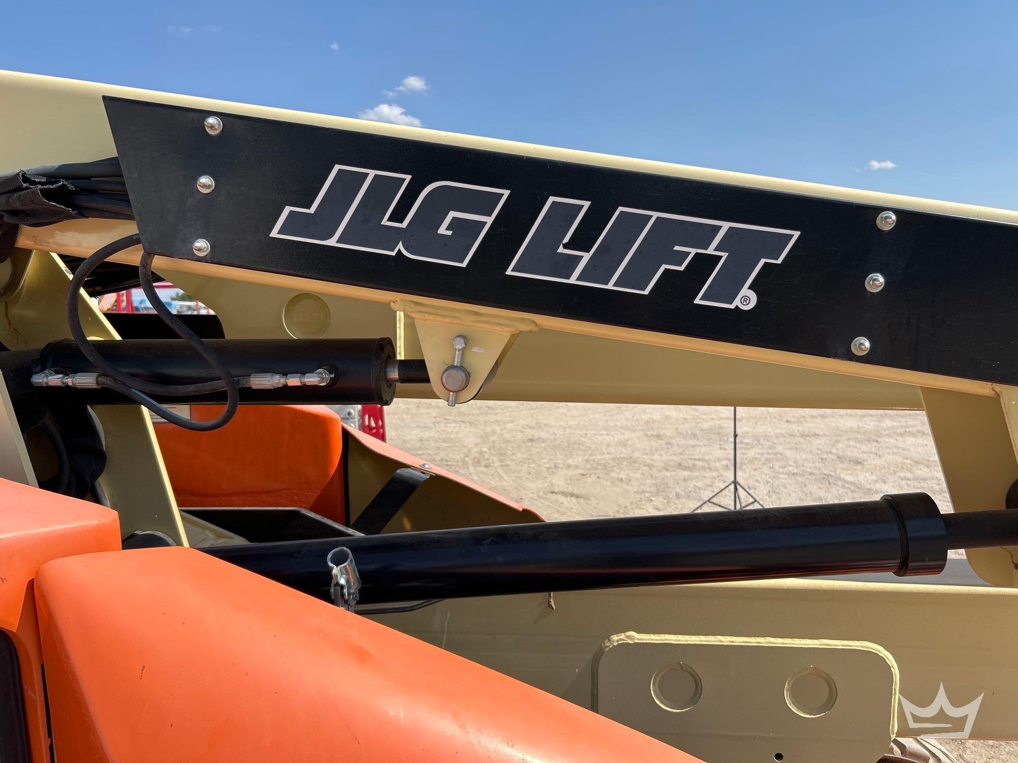 2016 JLG E450AJ