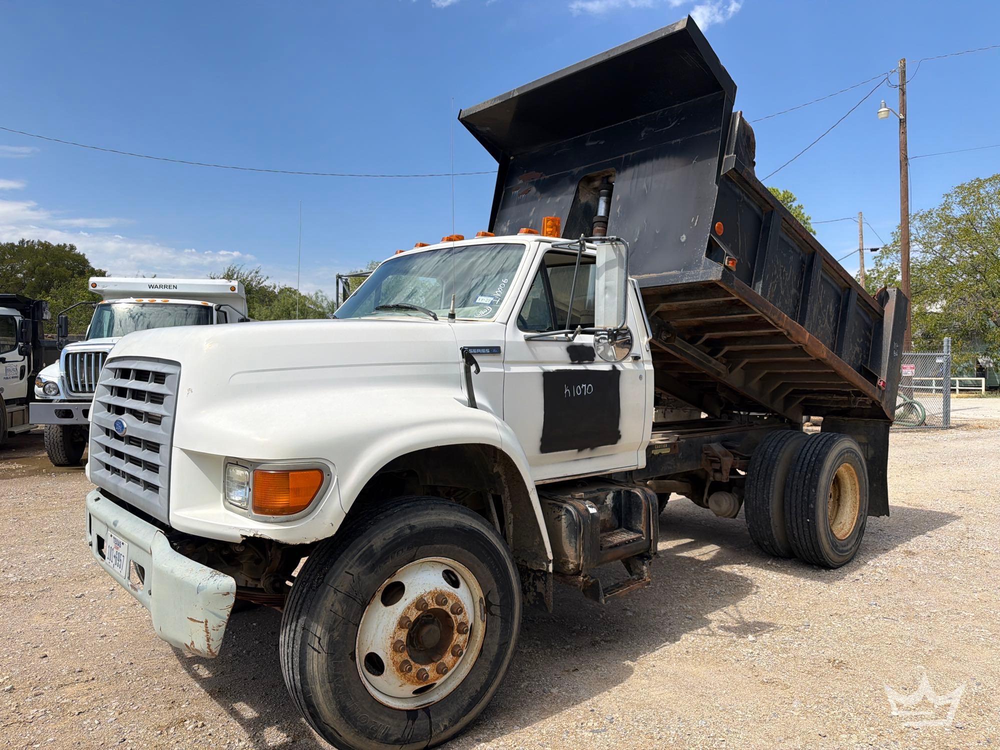 1997 Ford F800