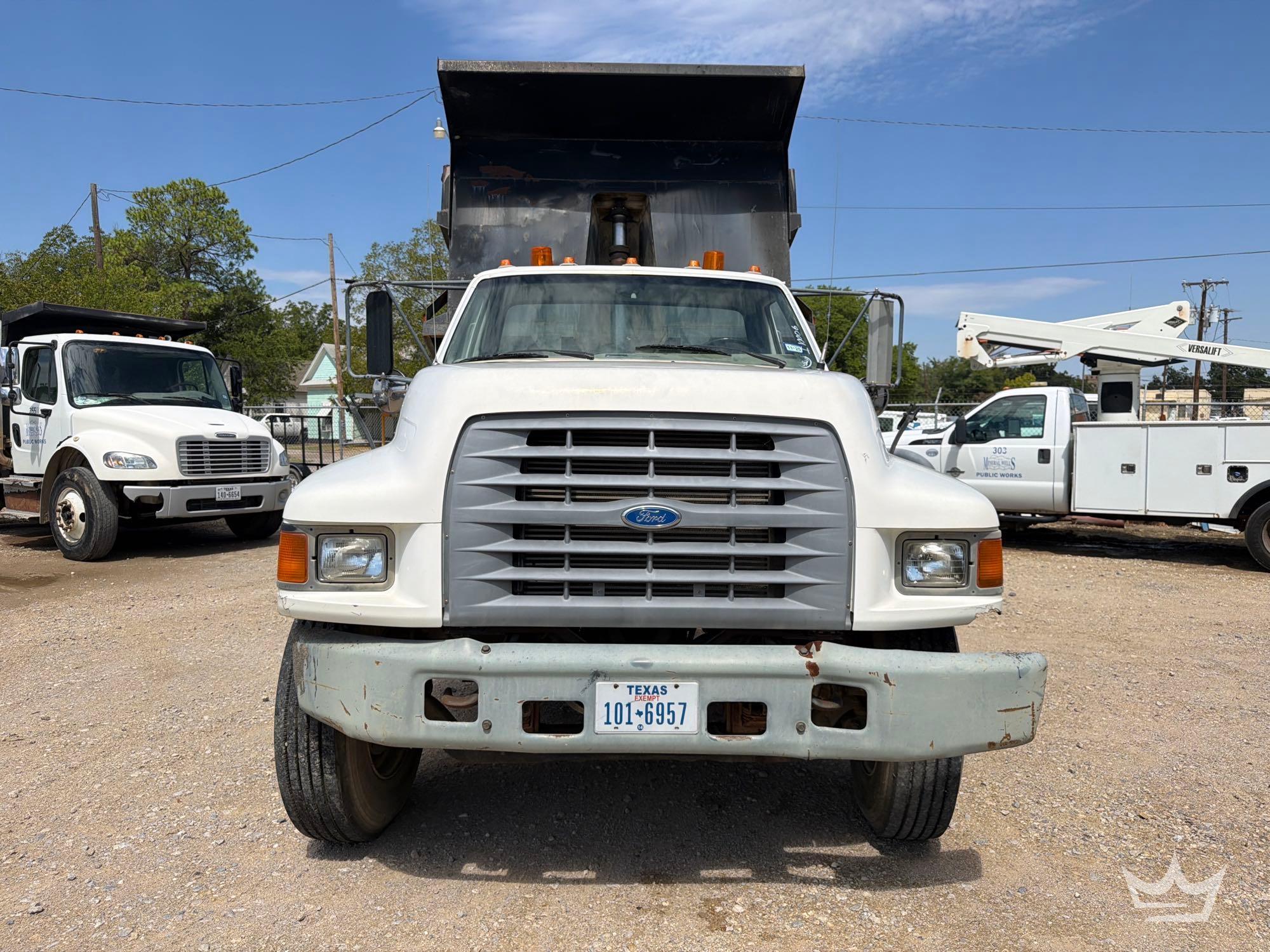1997 Ford F800