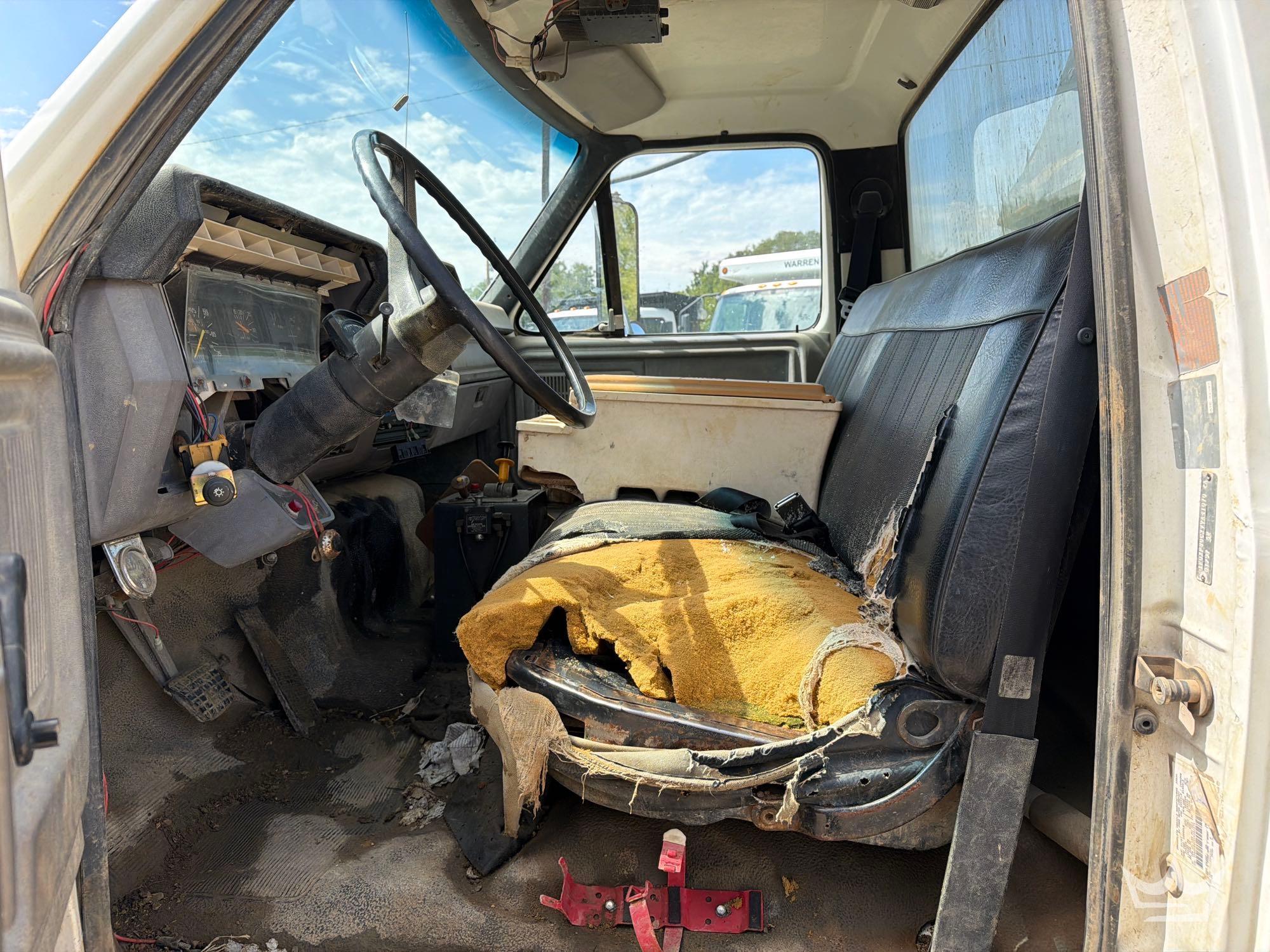 1997 Ford F800