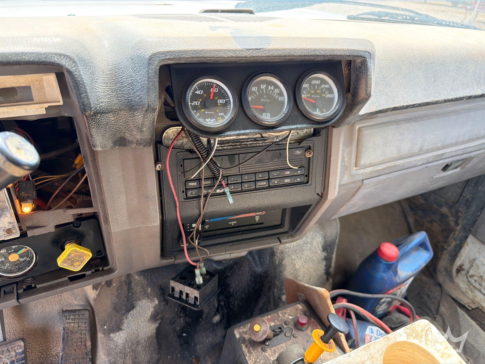 1997 Ford F800