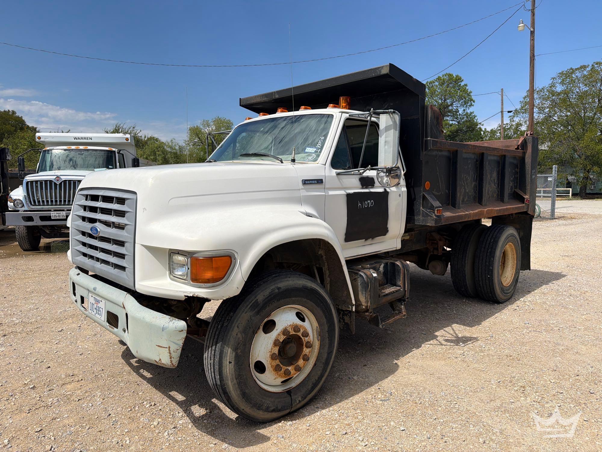 1997 Ford F800