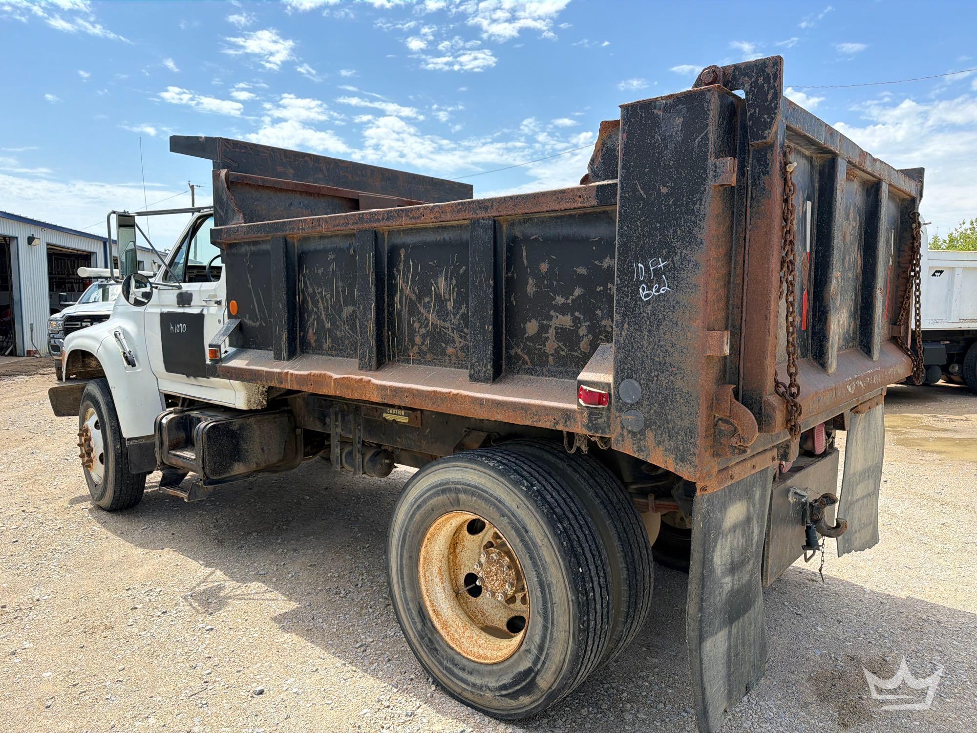 1997 Ford F800