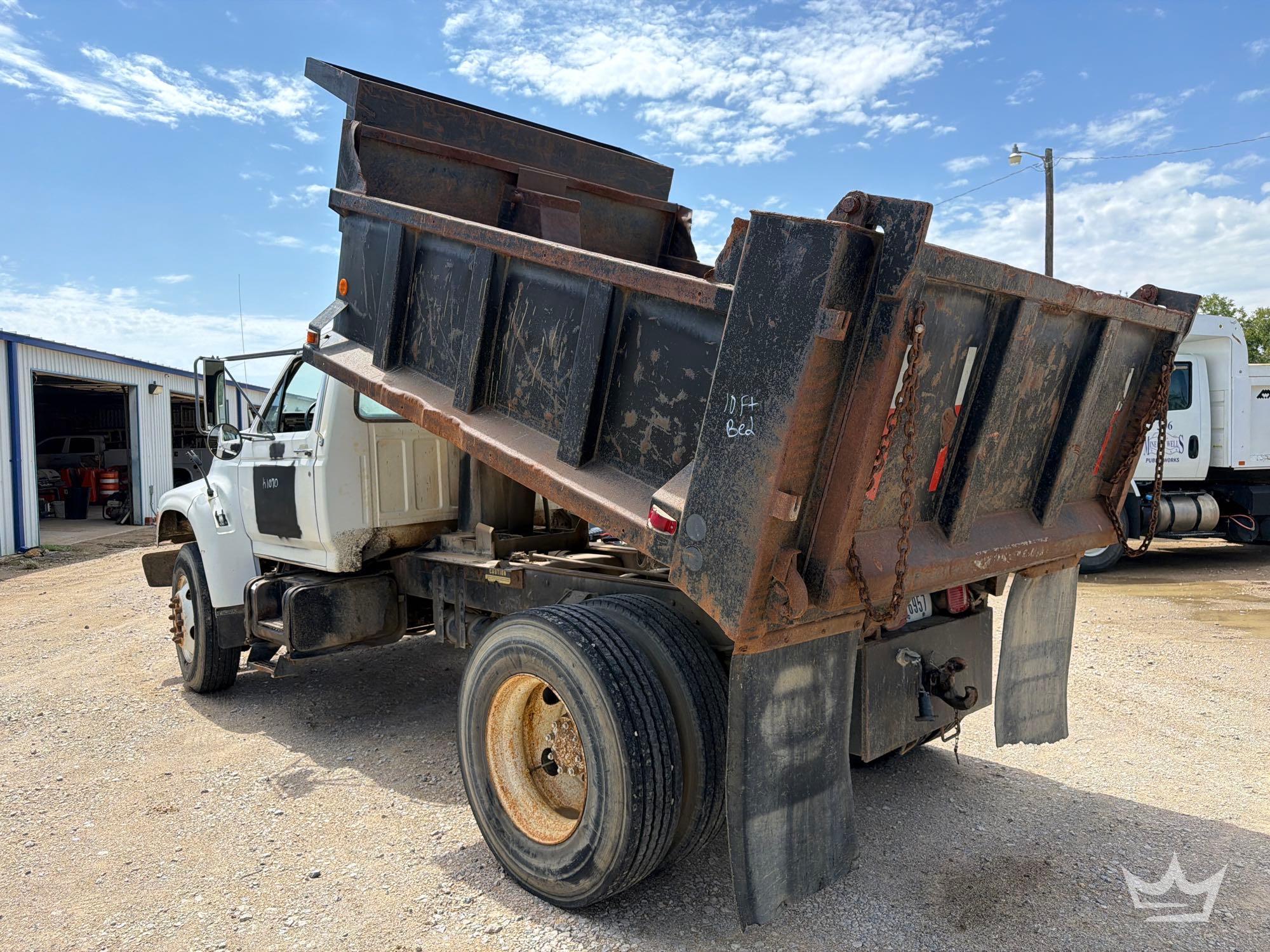1997 Ford F800