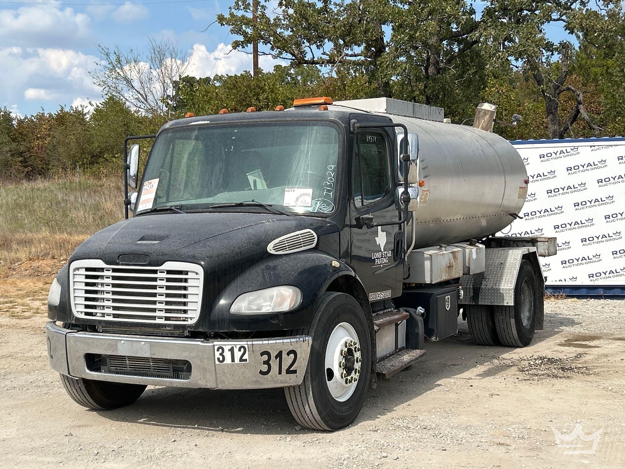 2016 Freightliner M2106