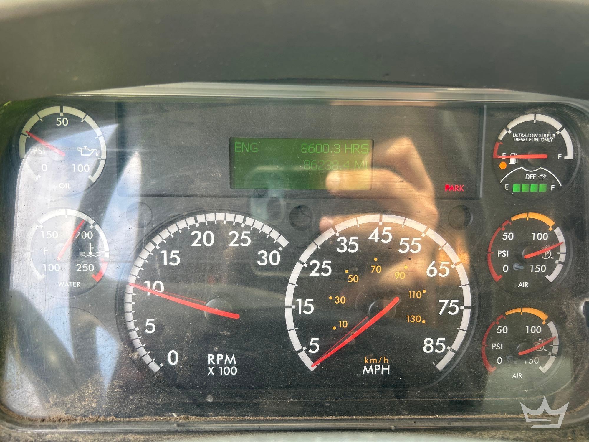 2016 Freightliner M2106