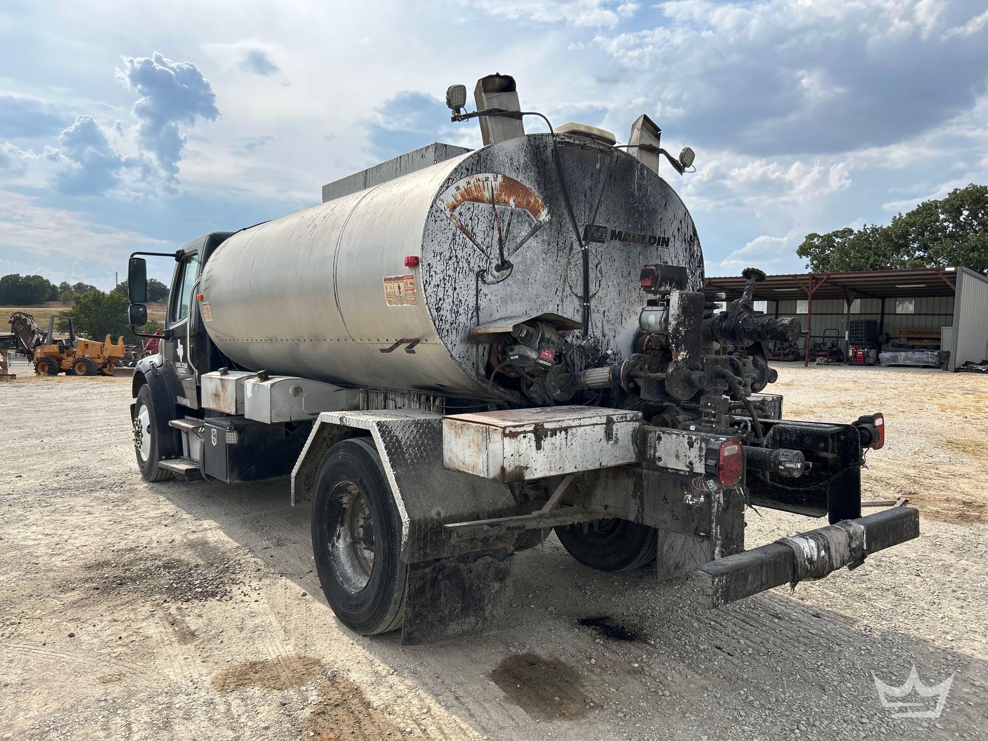 2016 Freightliner M2106