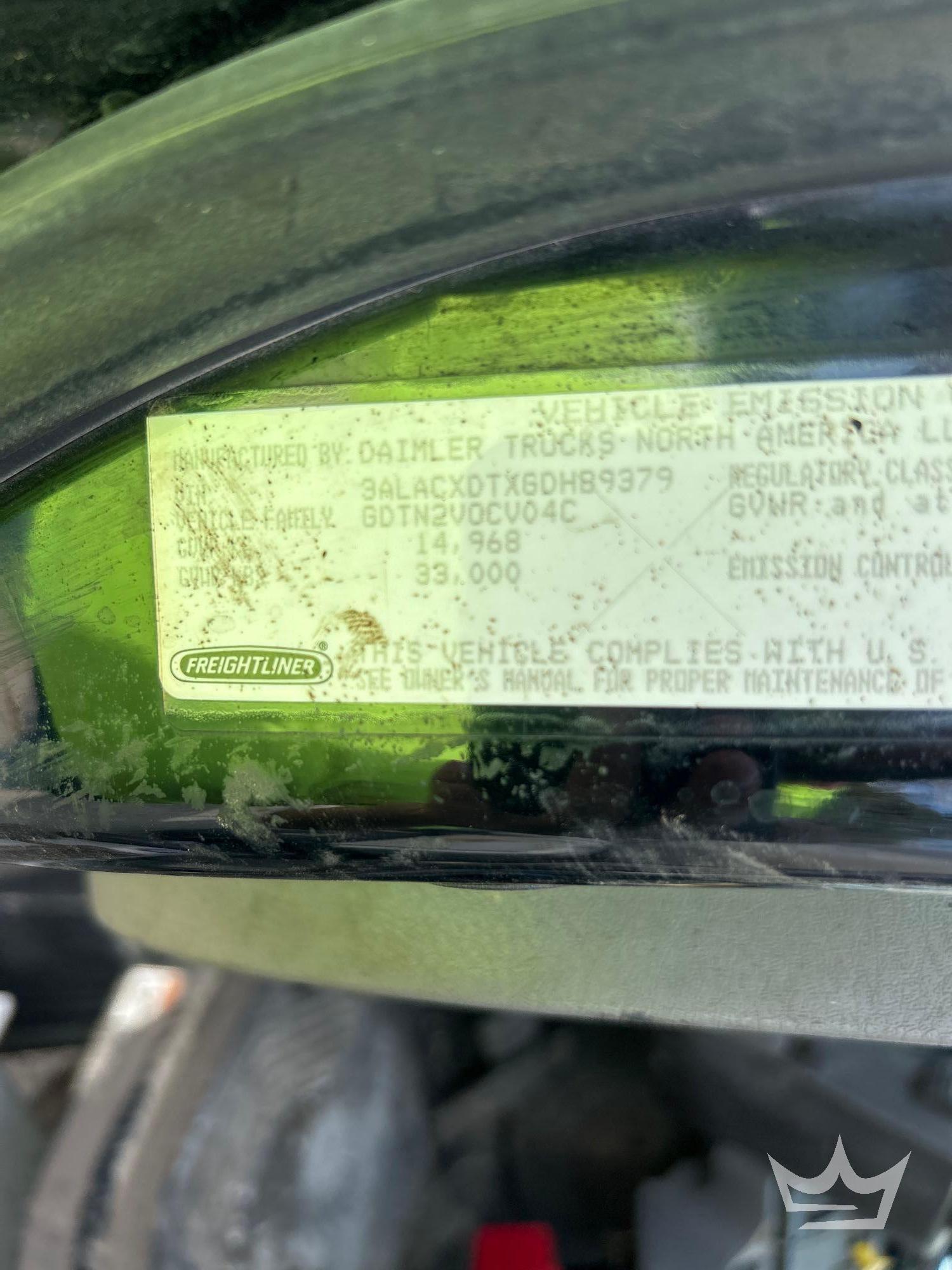 2016 Freightliner M2106