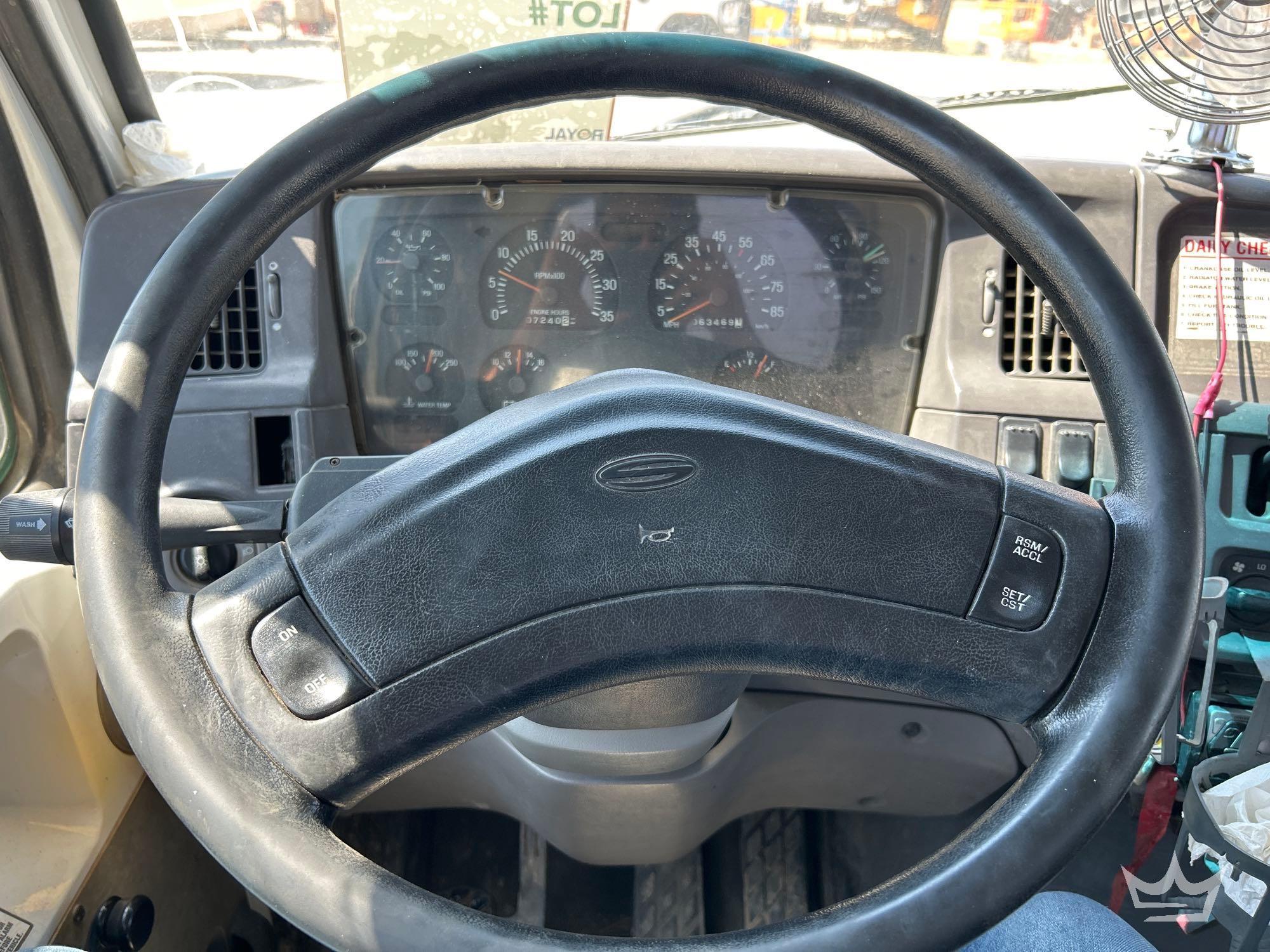 2000 Sterling L7500