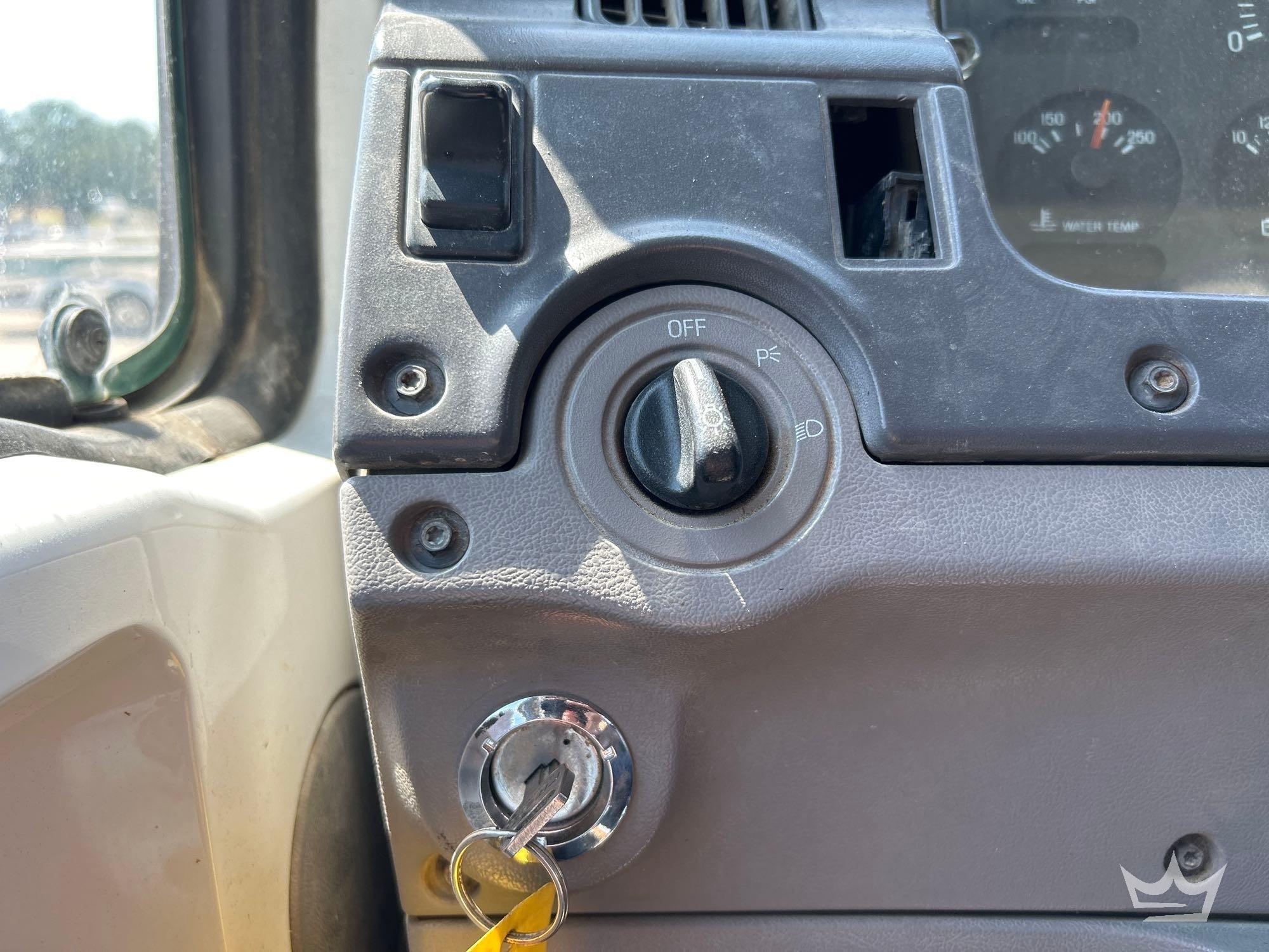 2000 Sterling L7500