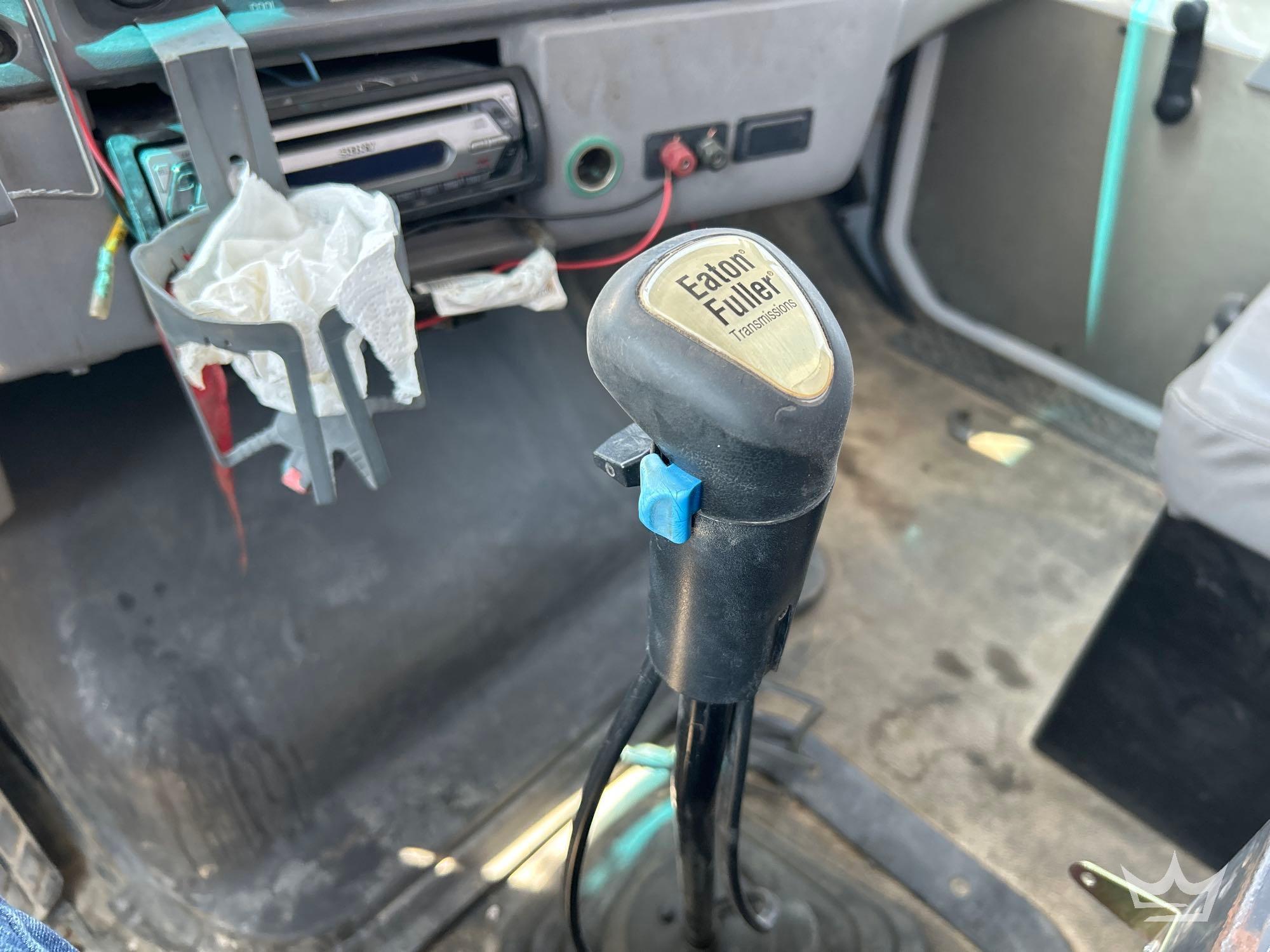 2000 Sterling L7500