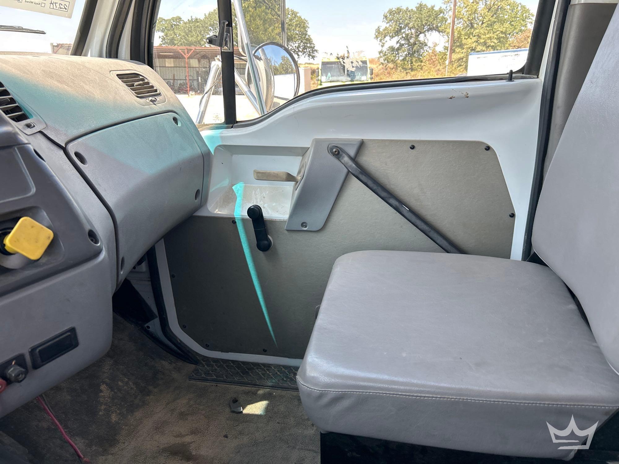 2000 Sterling L7500