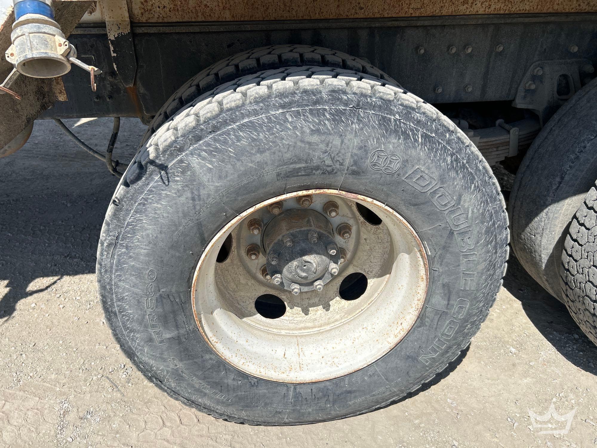 2000 Sterling L7500