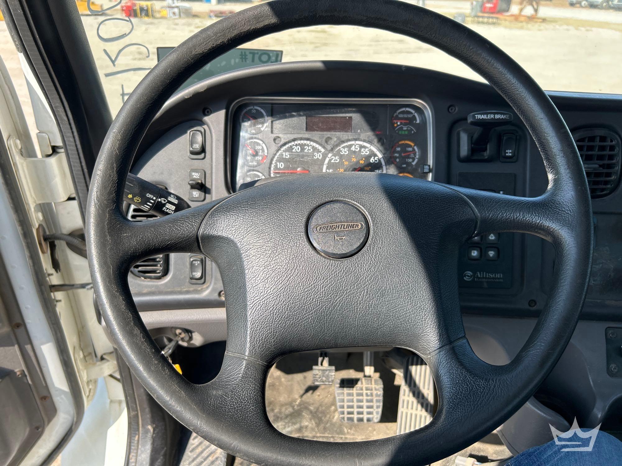 2019 Freightliner M2106