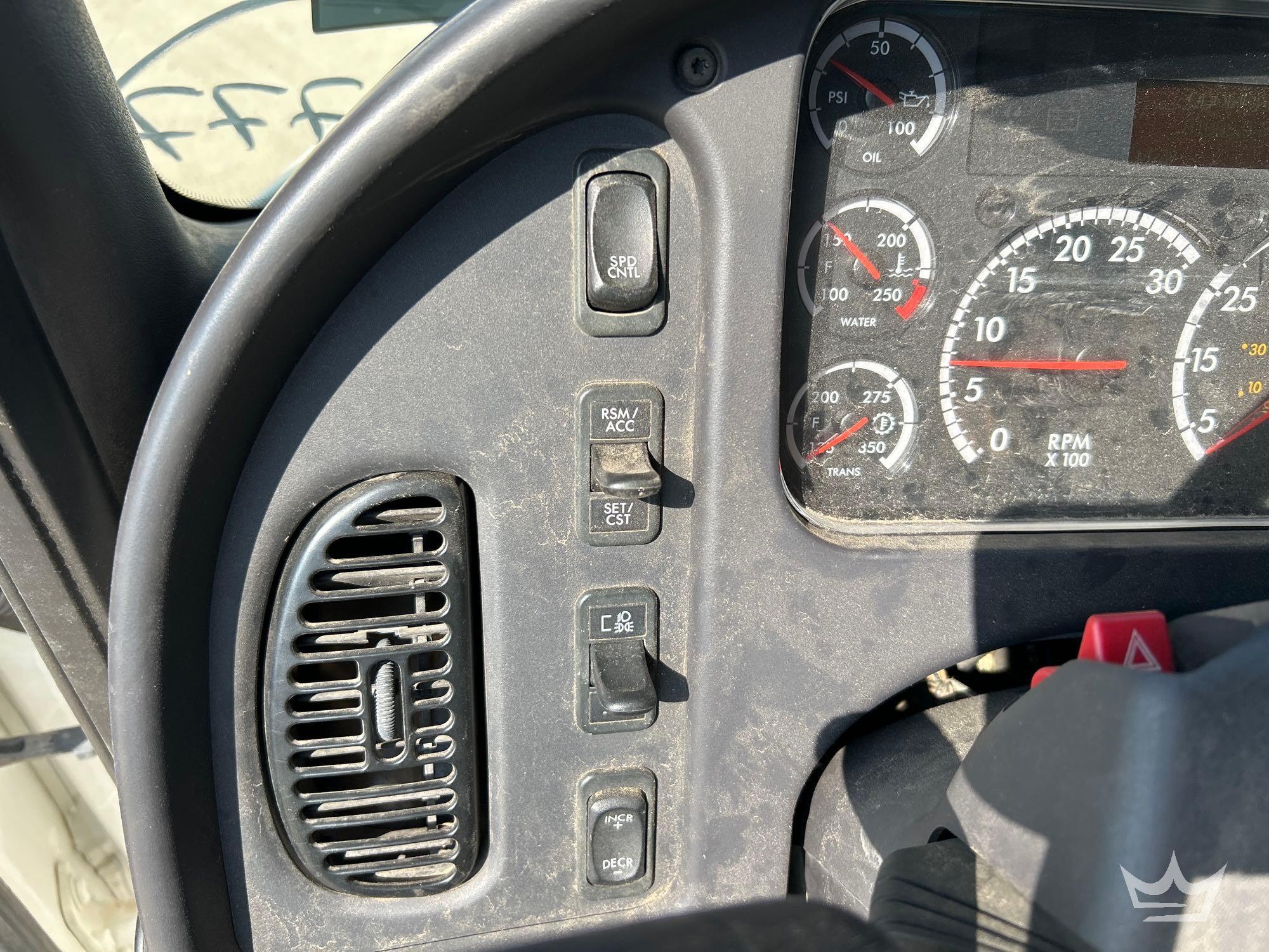 2019 Freightliner M2106
