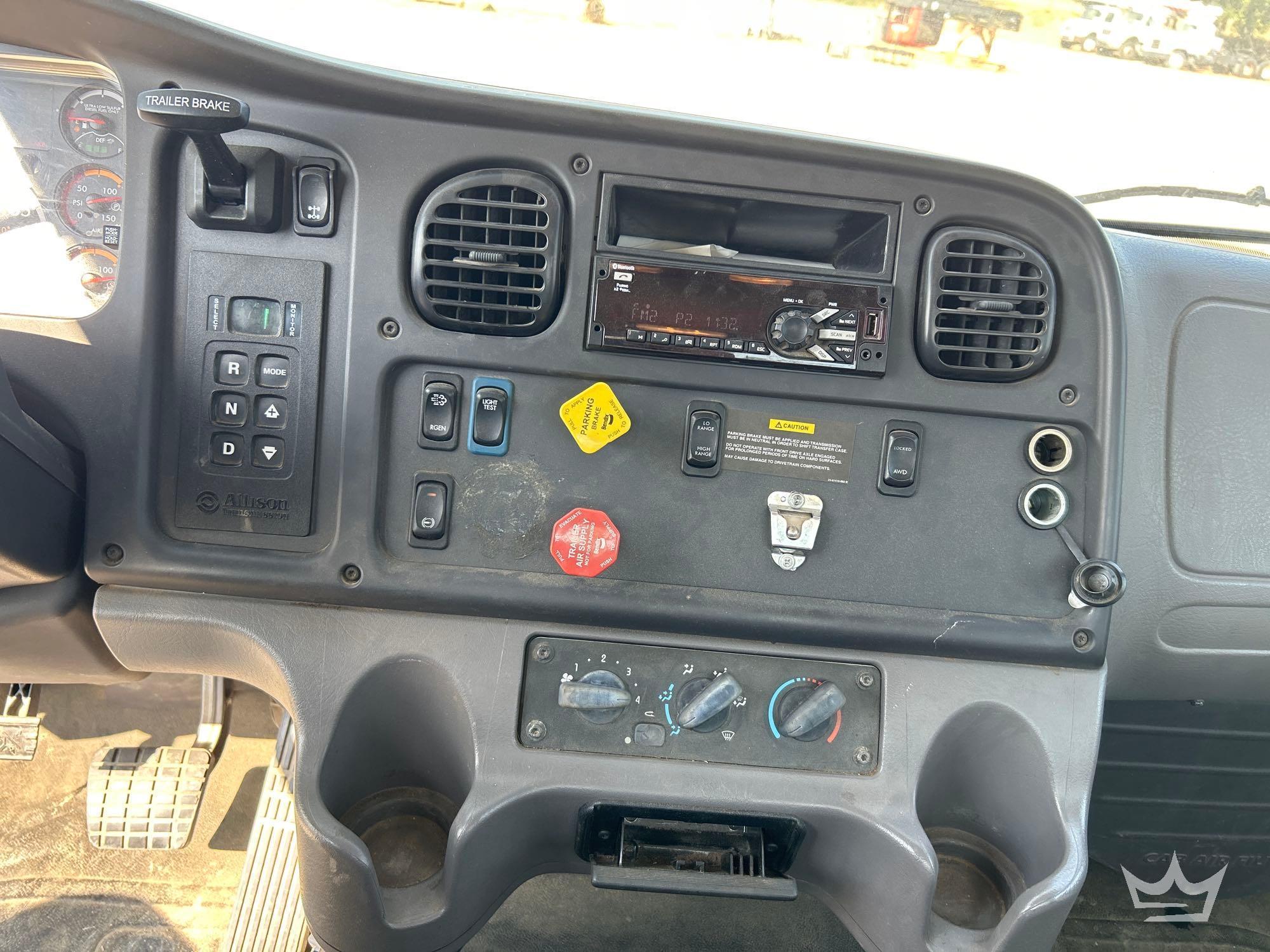 2019 Freightliner M2106