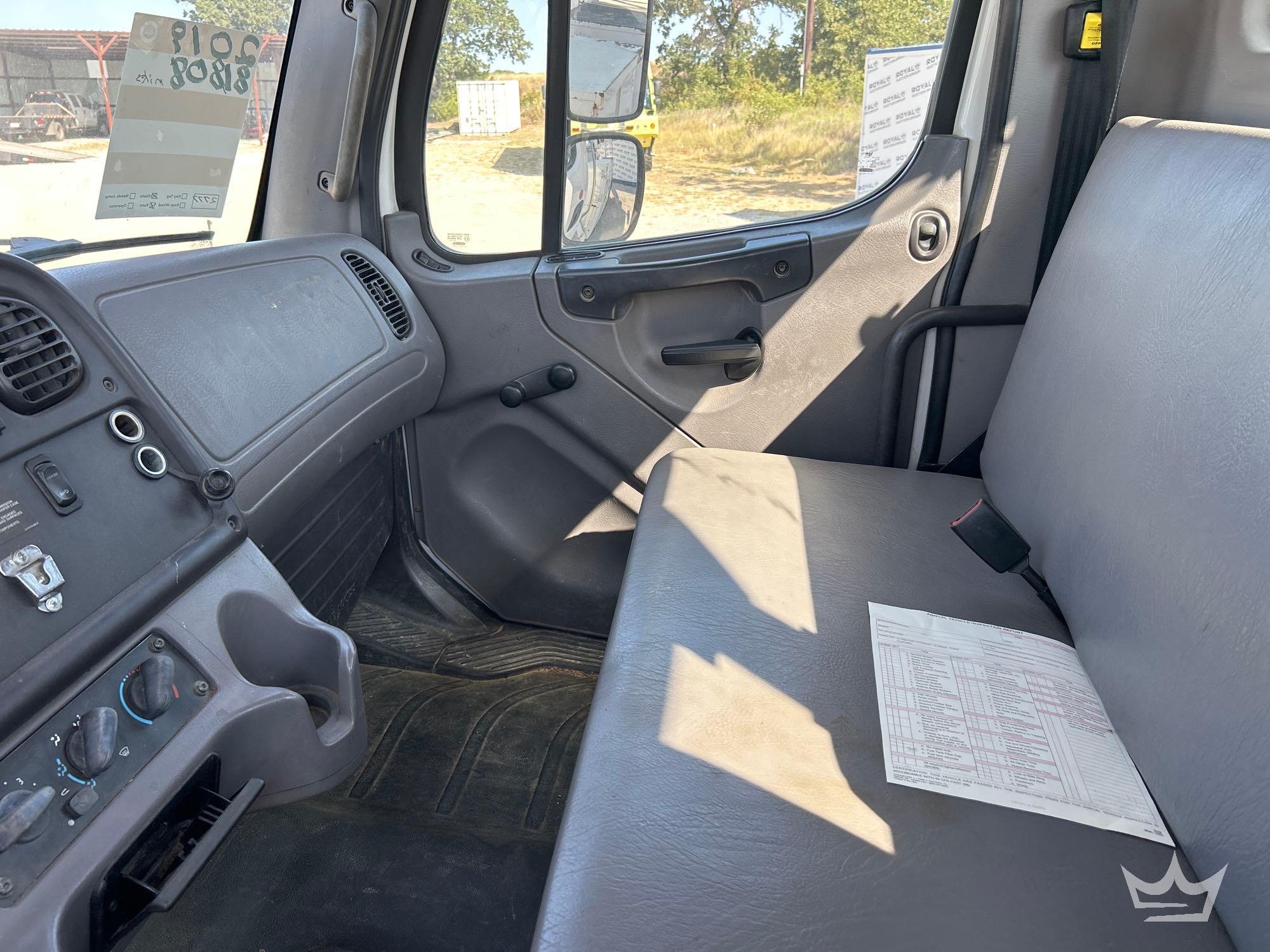 2019 Freightliner M2106