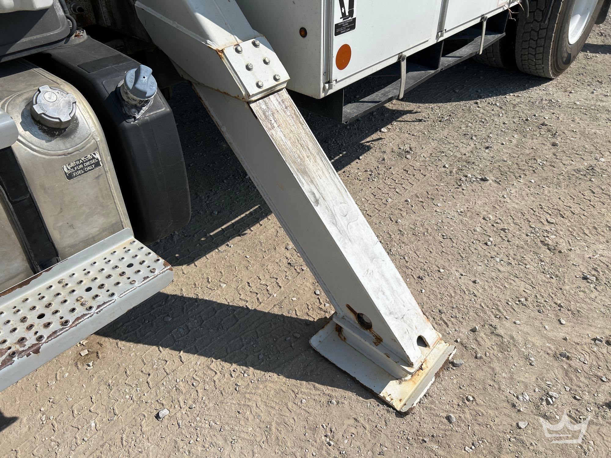 2019 Freightliner M2106