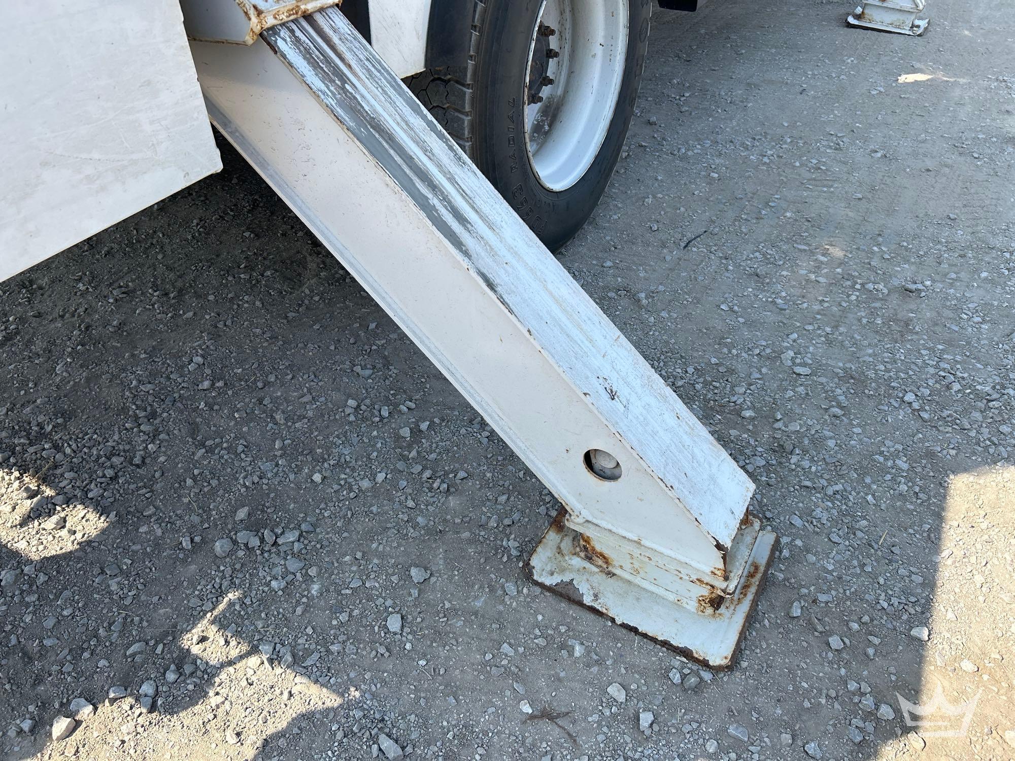 2019 Freightliner M2106