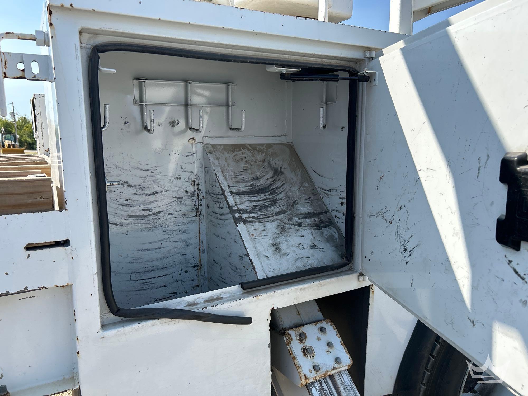 2019 Freightliner M2106