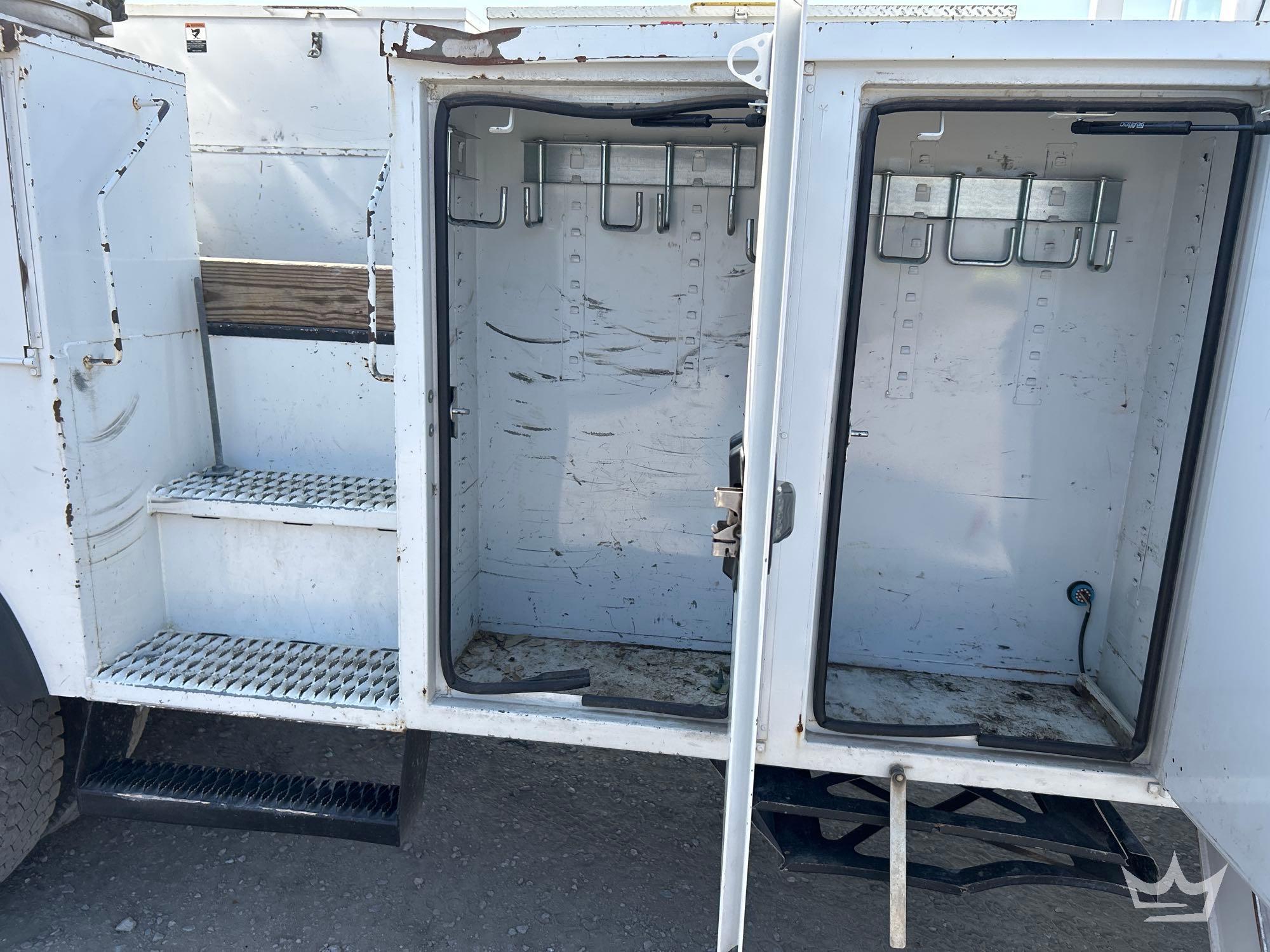 2019 Freightliner M2106
